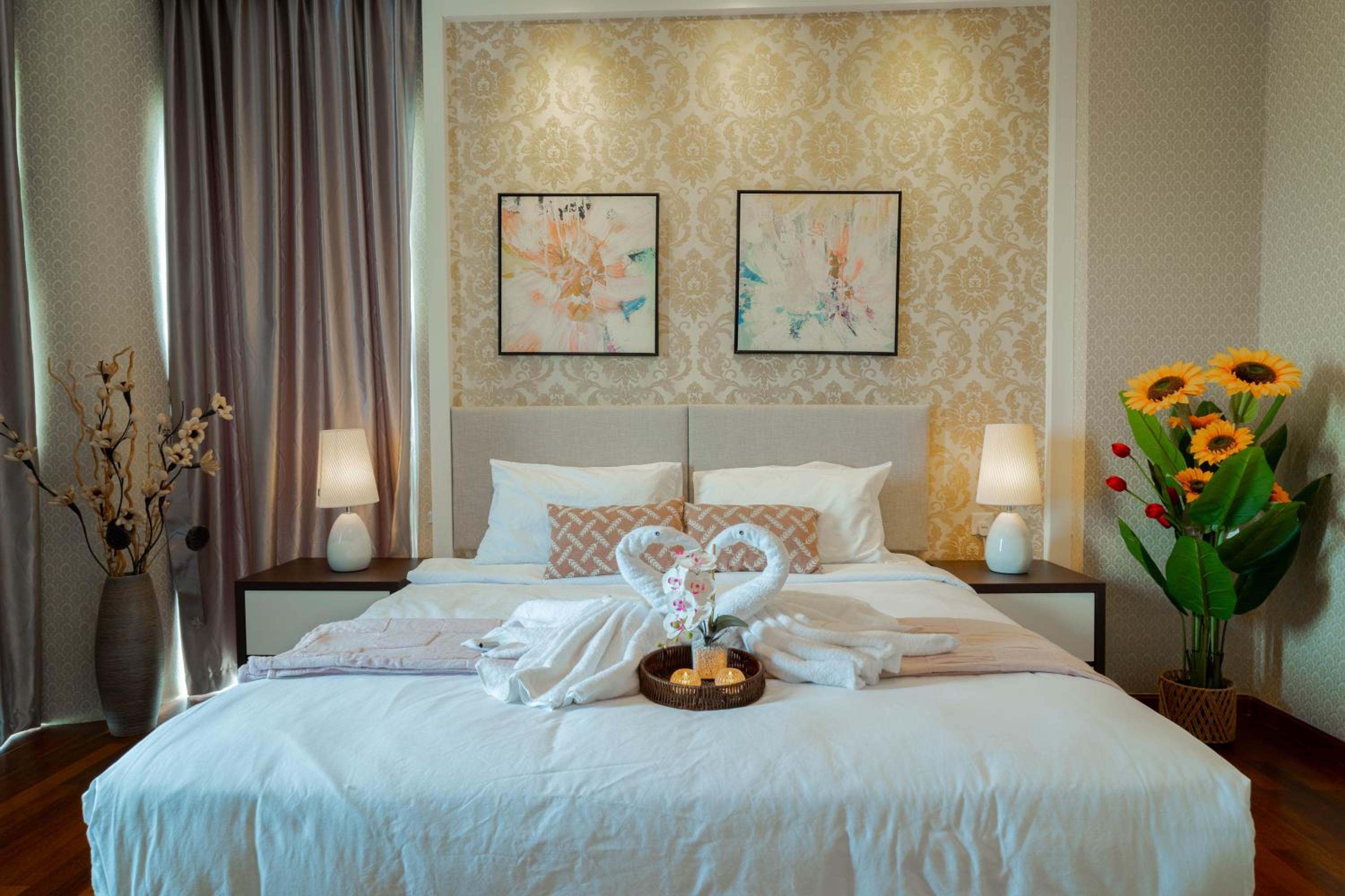 Four-Bedroom Luxury Apartment photo 2