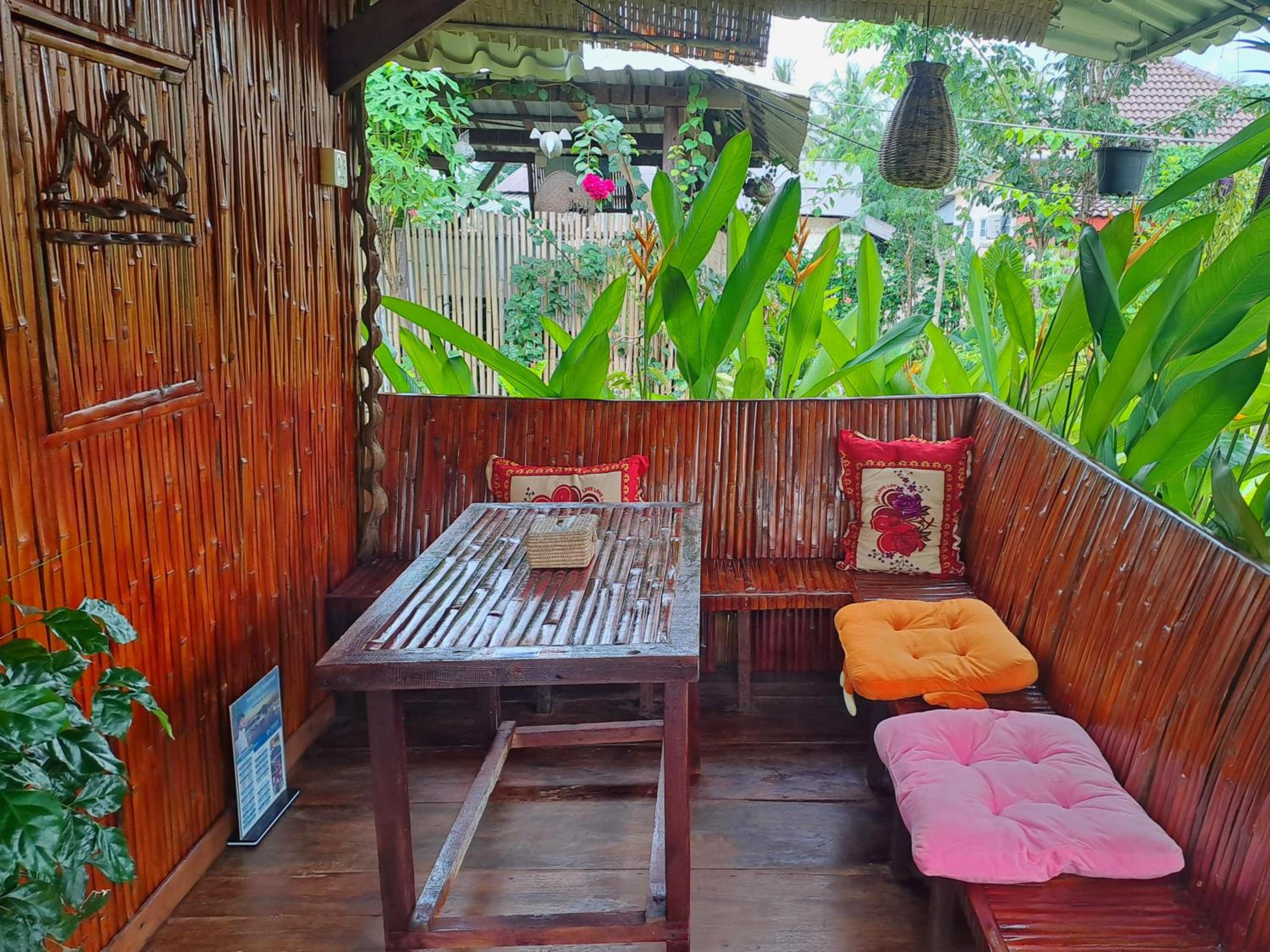 Bungalow with Garden View