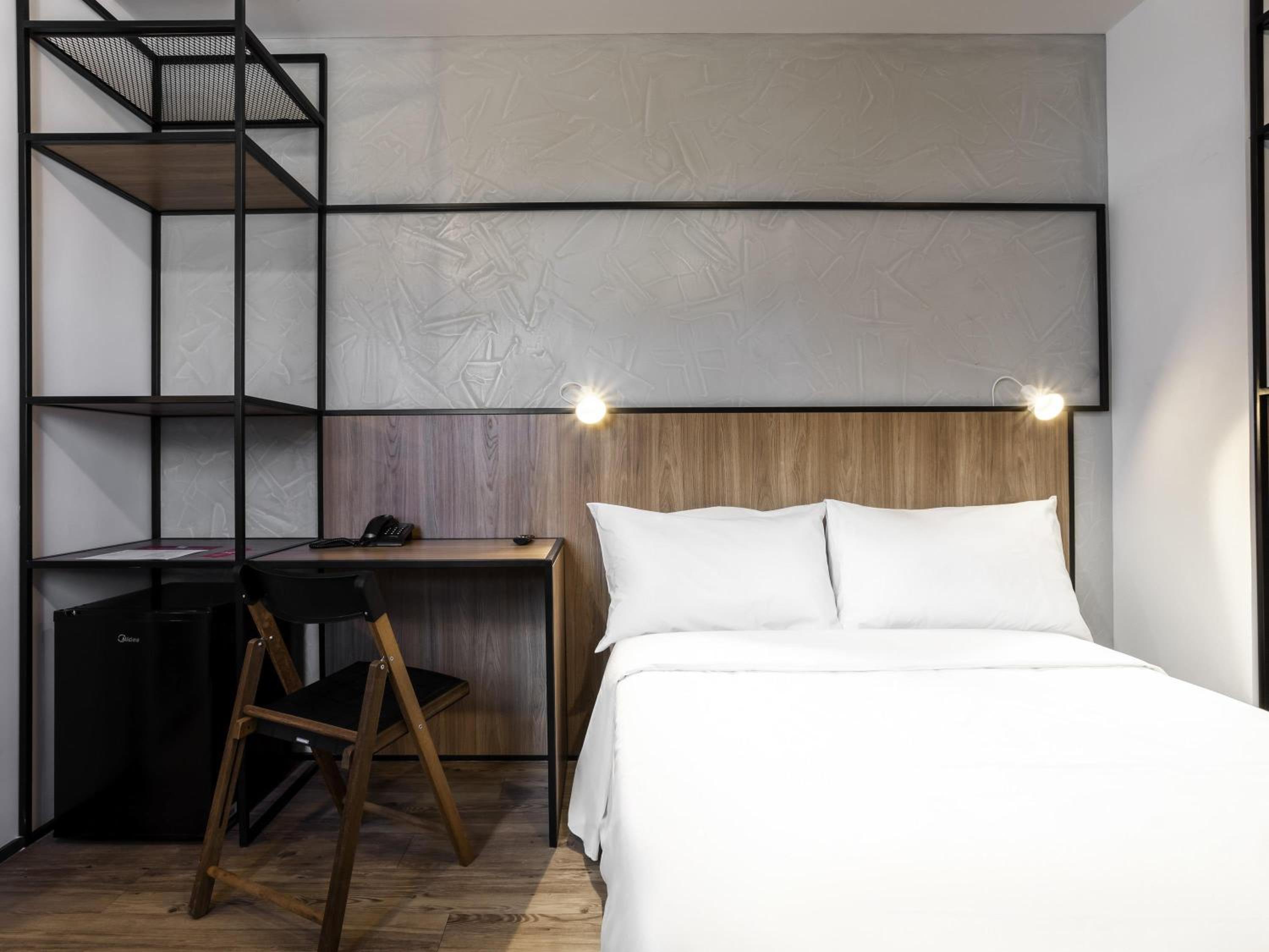Standard Room - Mobility Accessible photo 3