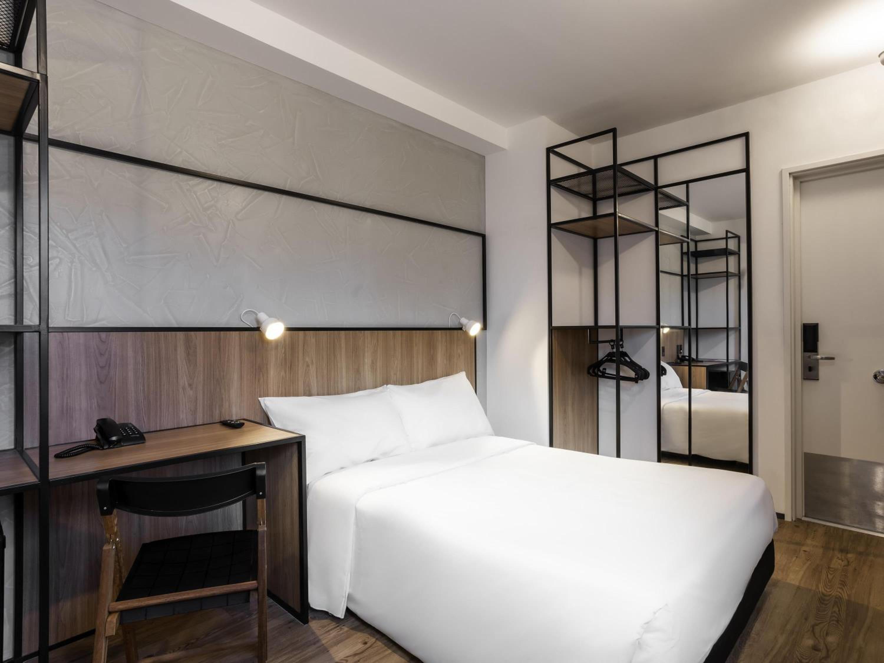 Standard Room - Mobility Accessible photo 2