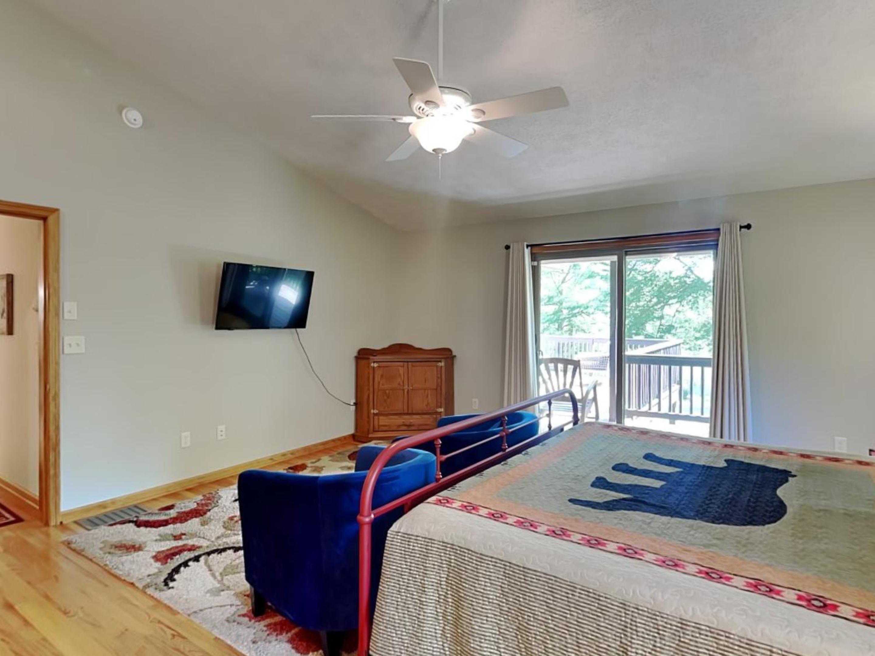 Four-Bedroom House photo 2