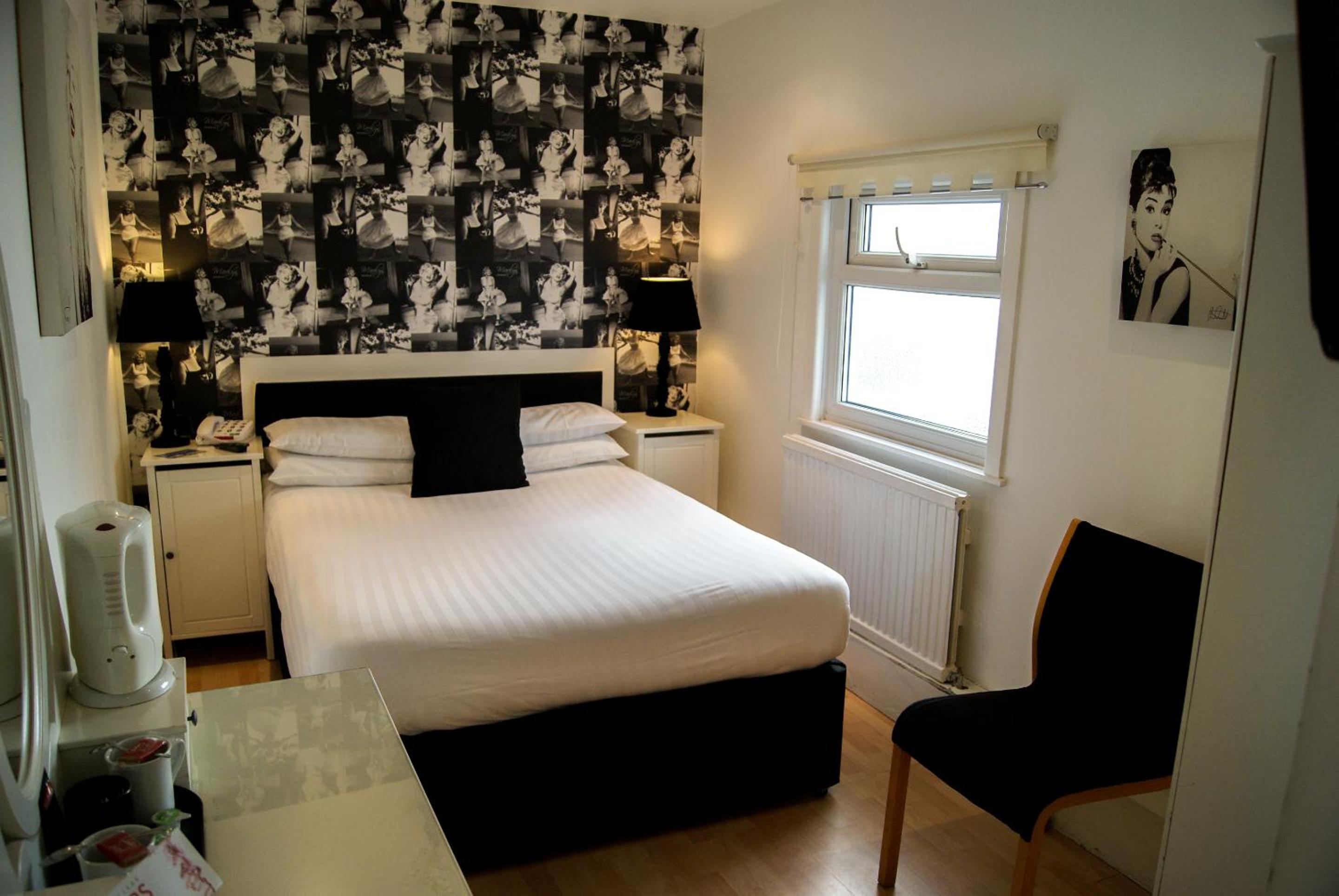 Compact Double Room - Photo 1