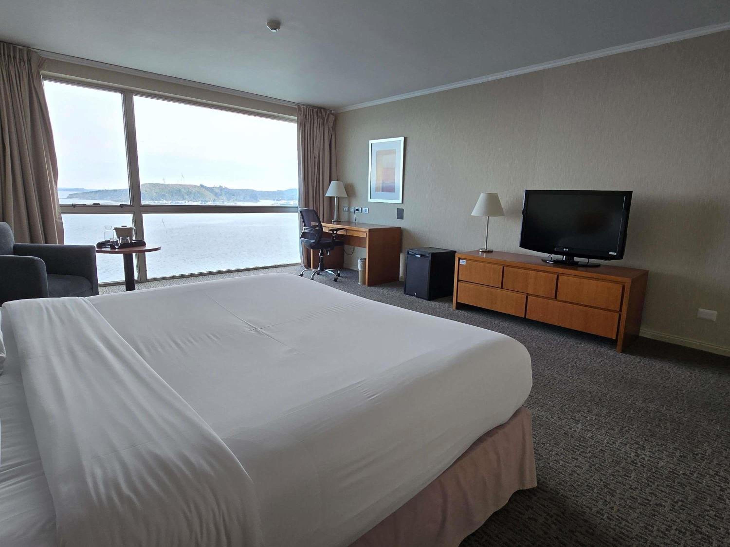 Standard King Room - Photo 3