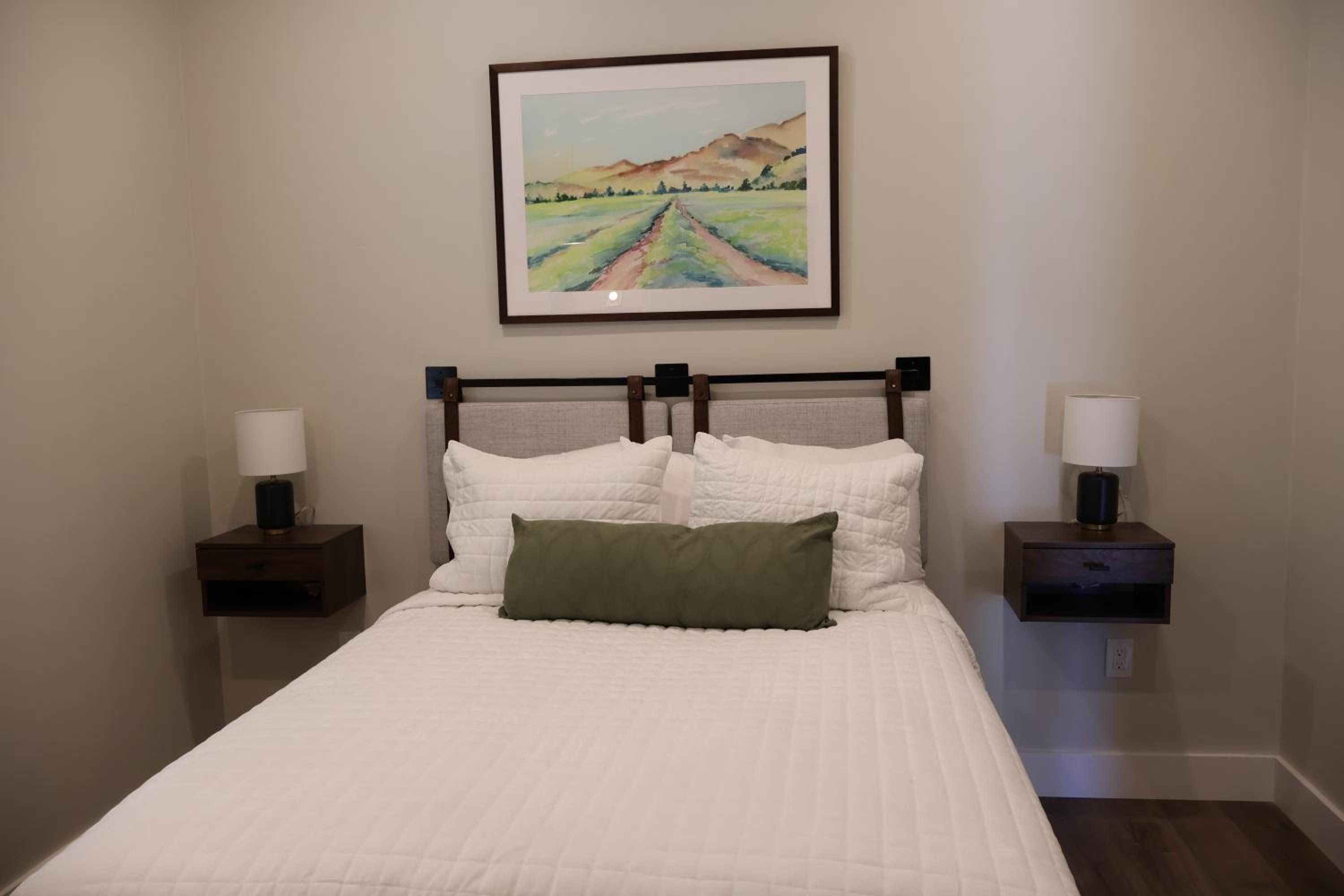 Queen Room - Disability Access photo 1