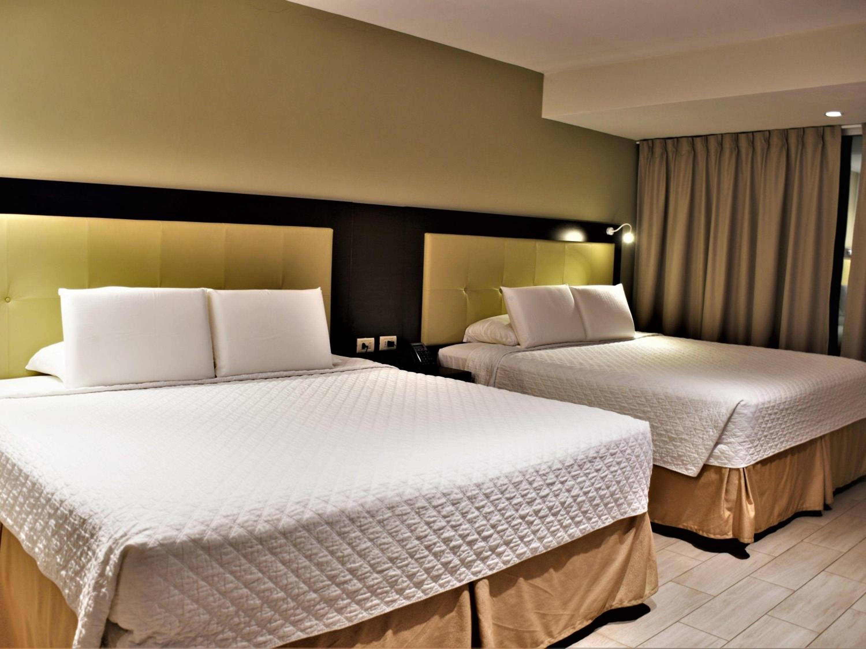 Standard Room with Two Double Beds photo 1