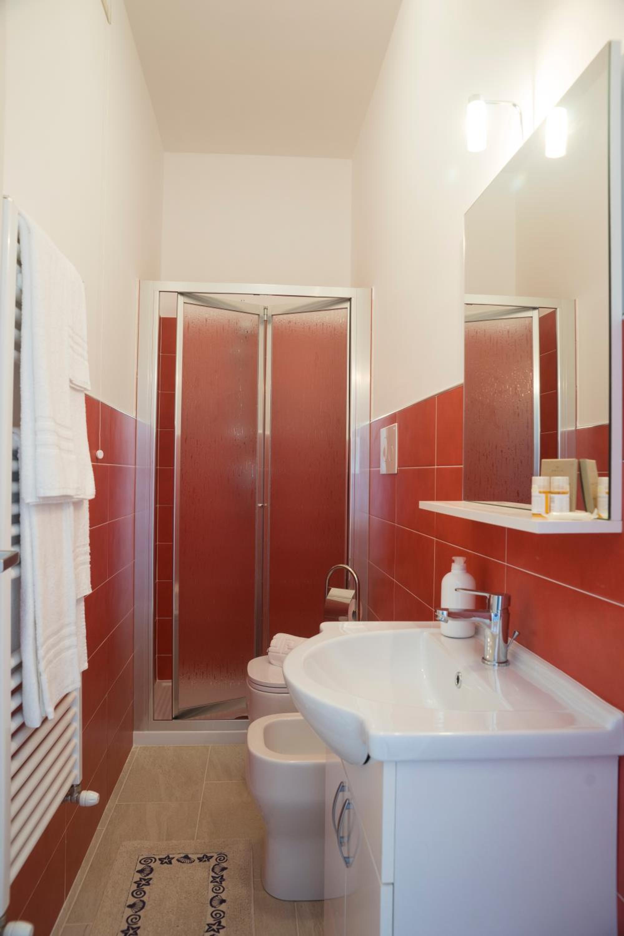 Deluxe Room - Photo 18