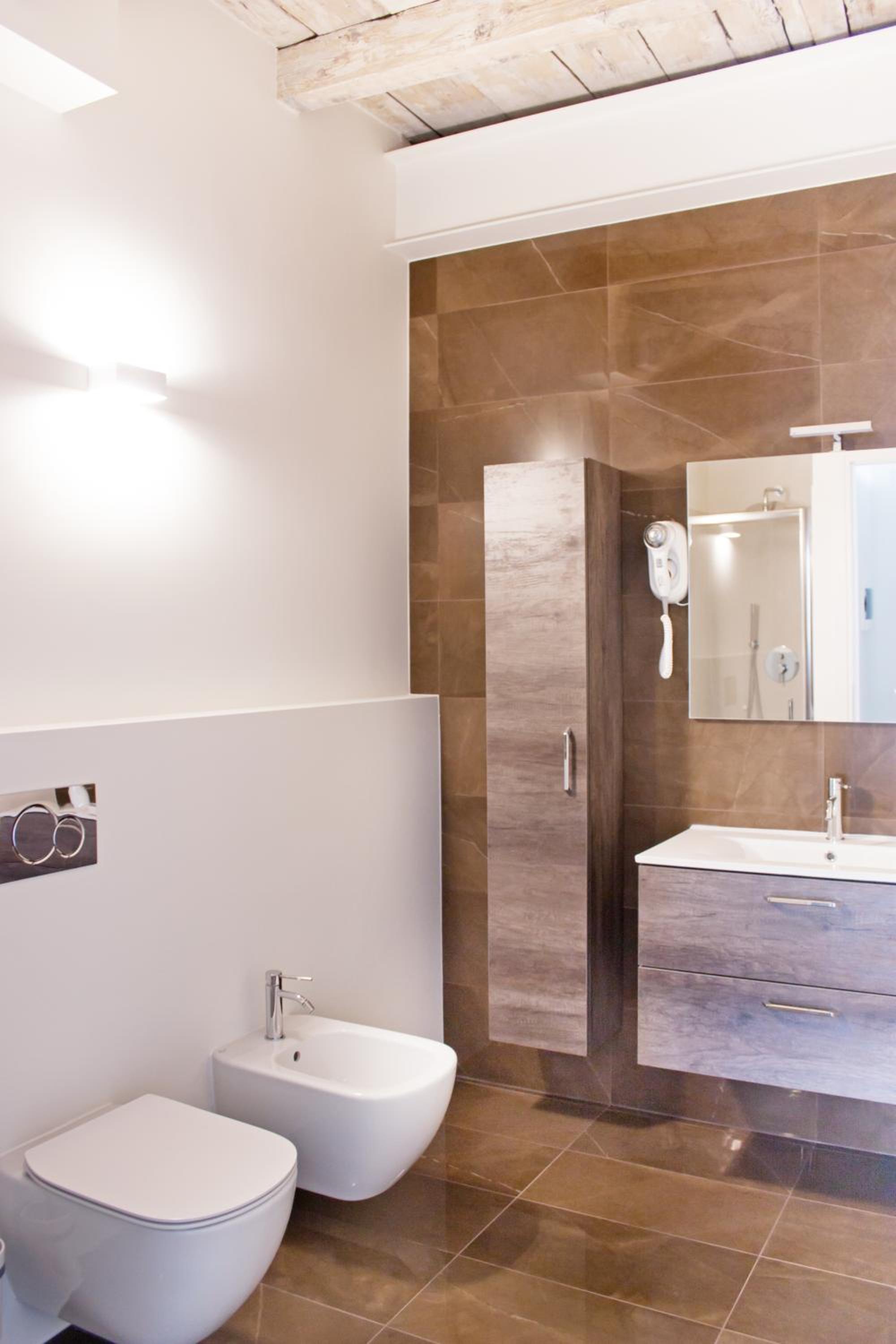Triple Room with Lake View - Photo 5