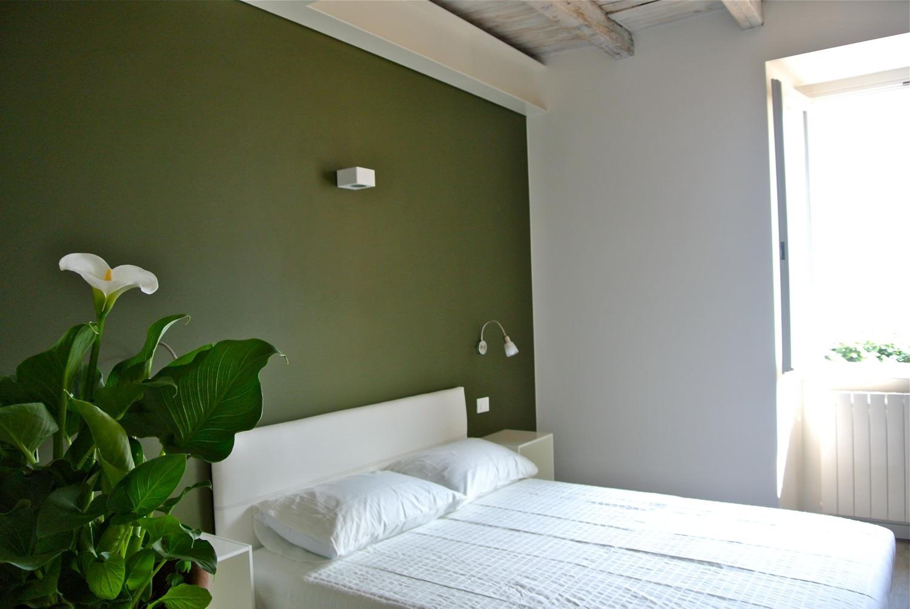Triple Room with Lake View - Photo 9