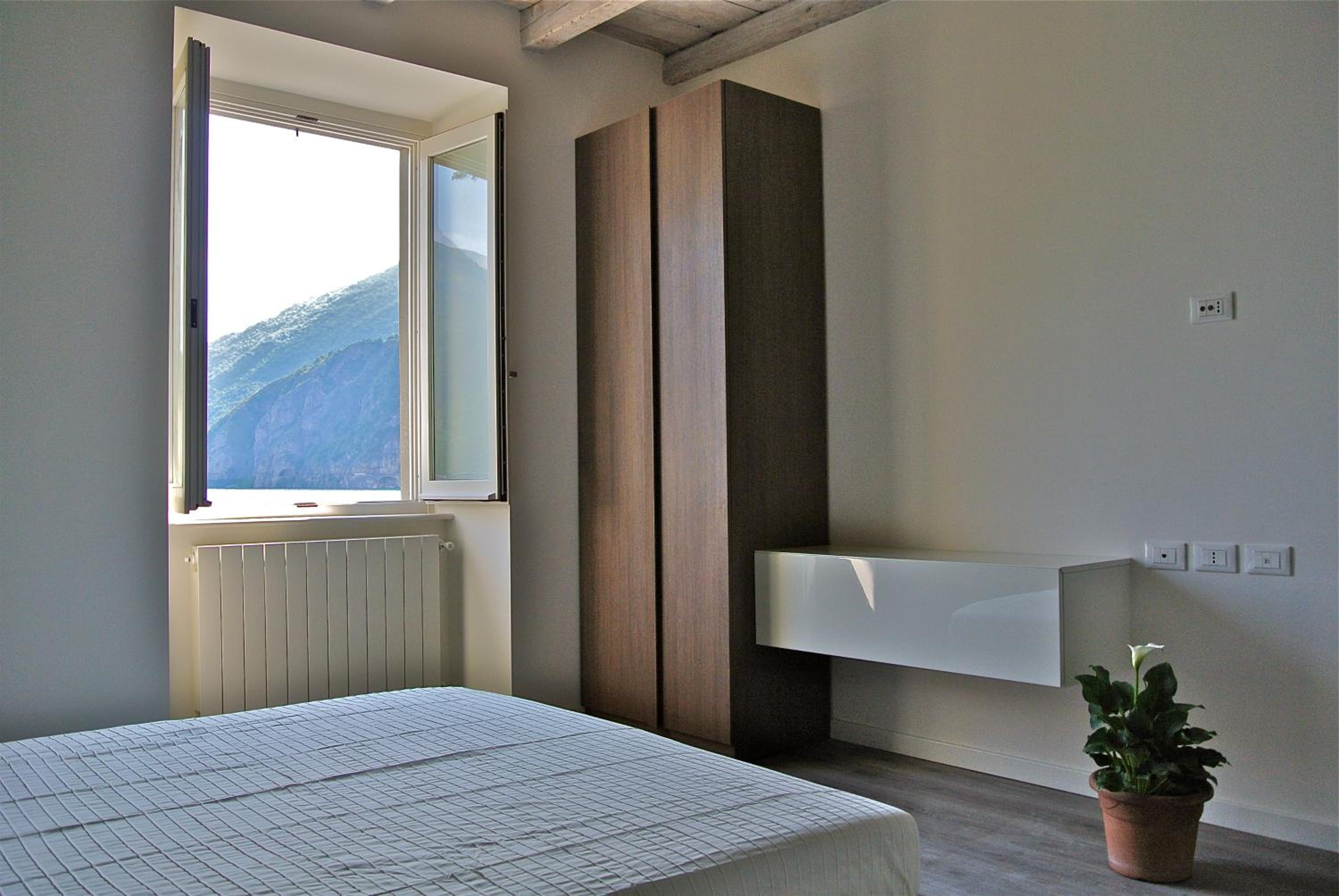 Triple Room with Lake View - Photo 7
