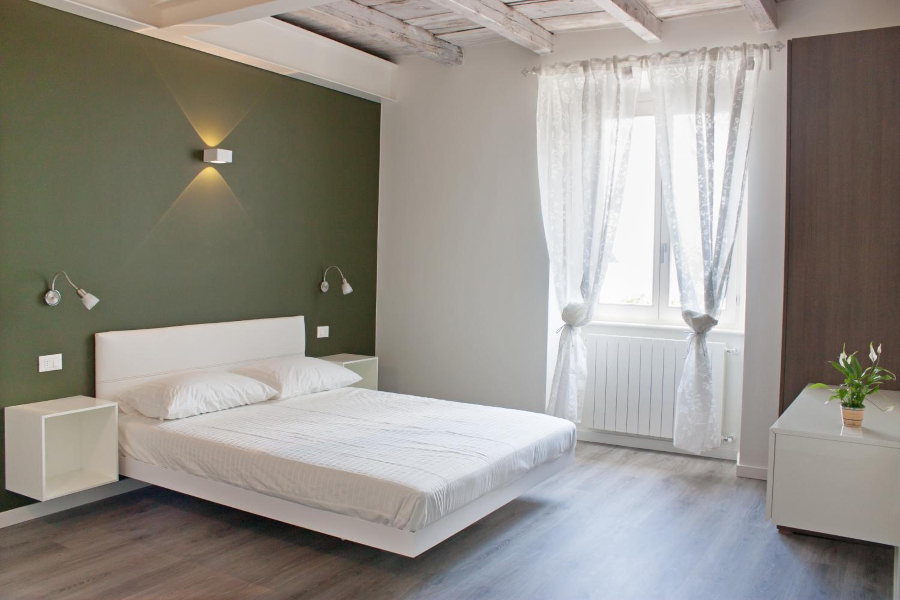 Triple Room with Lake View - Photo 2