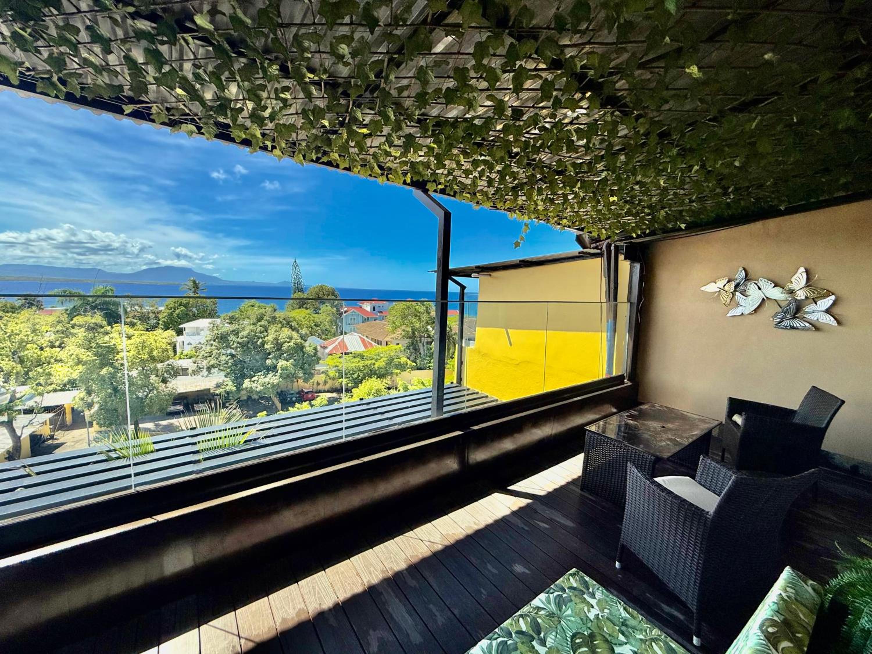 Suite with Hot Tub photo 2