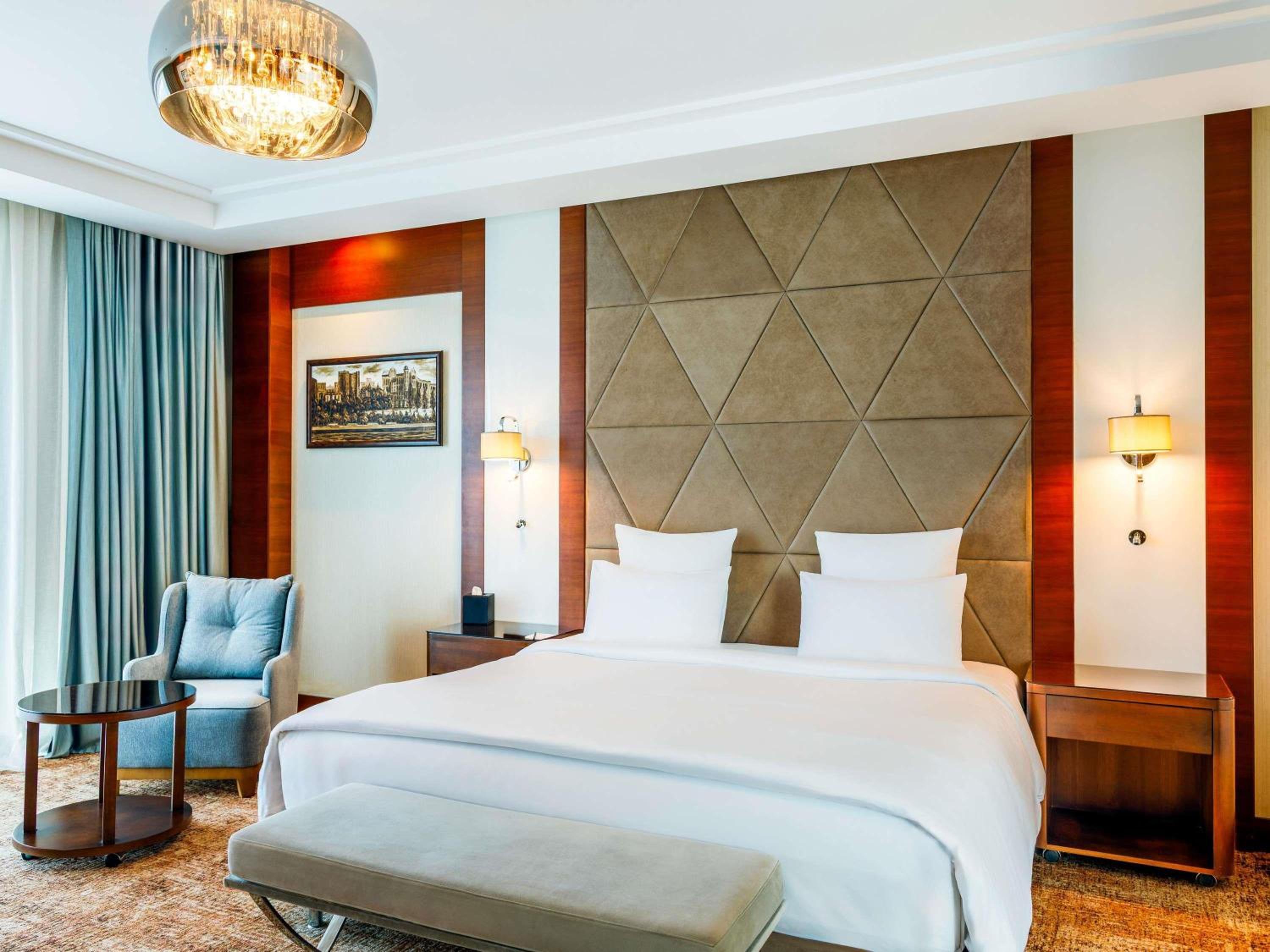 Junior King Suite photo 1