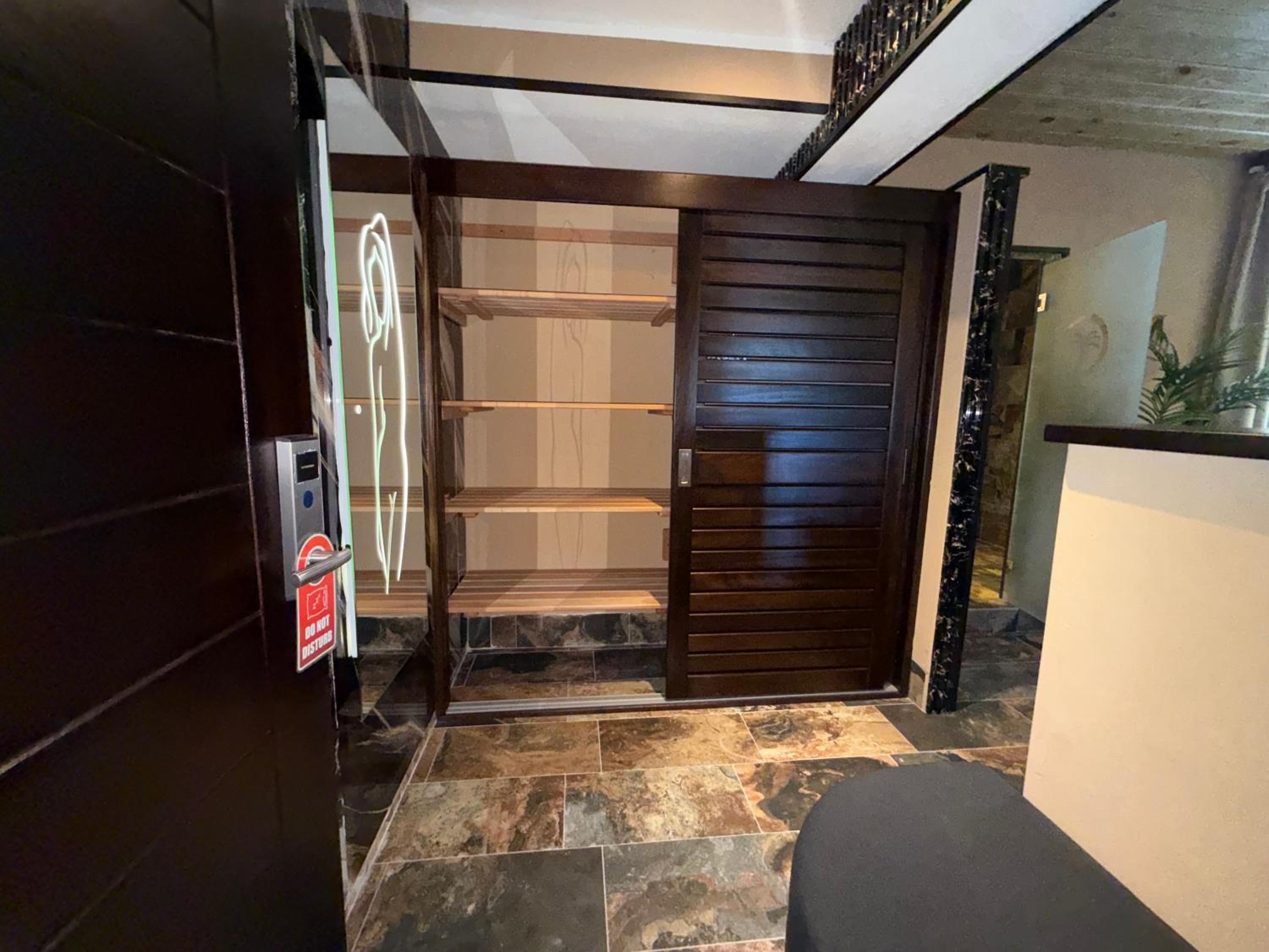 Executive Suite photo 2