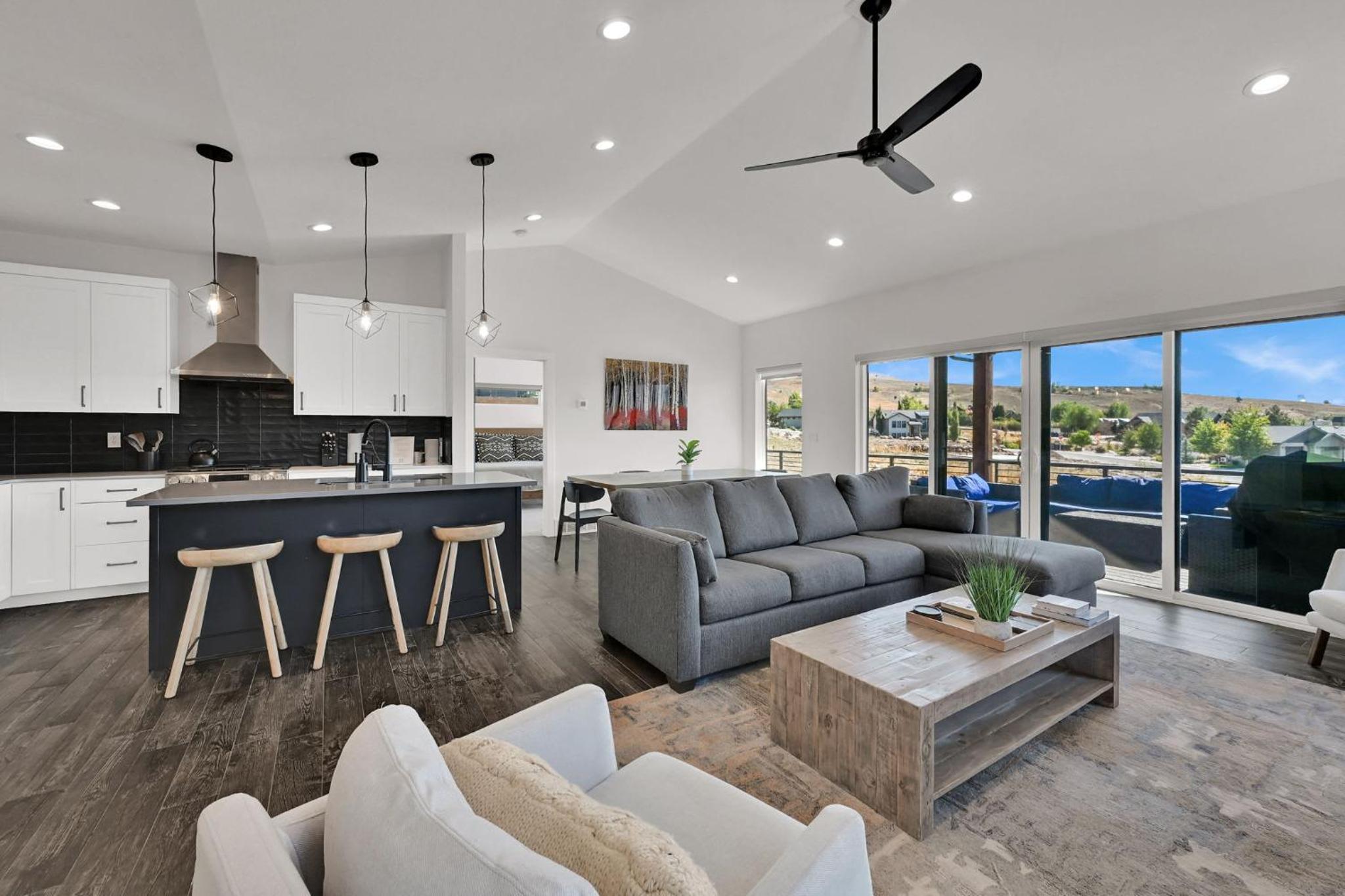 Family Room photo 2