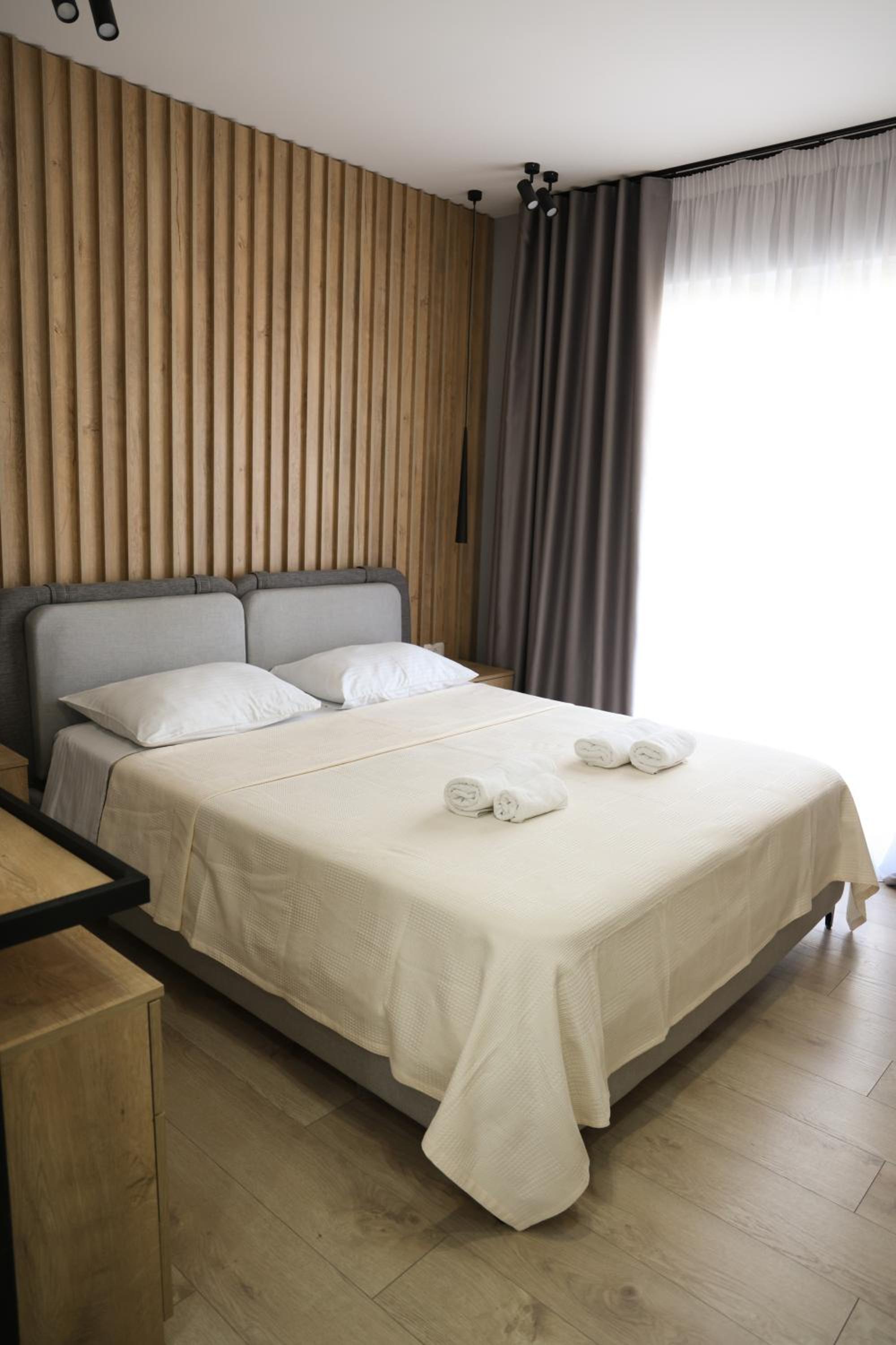 Deluxe Double Room with Balcony photo 3