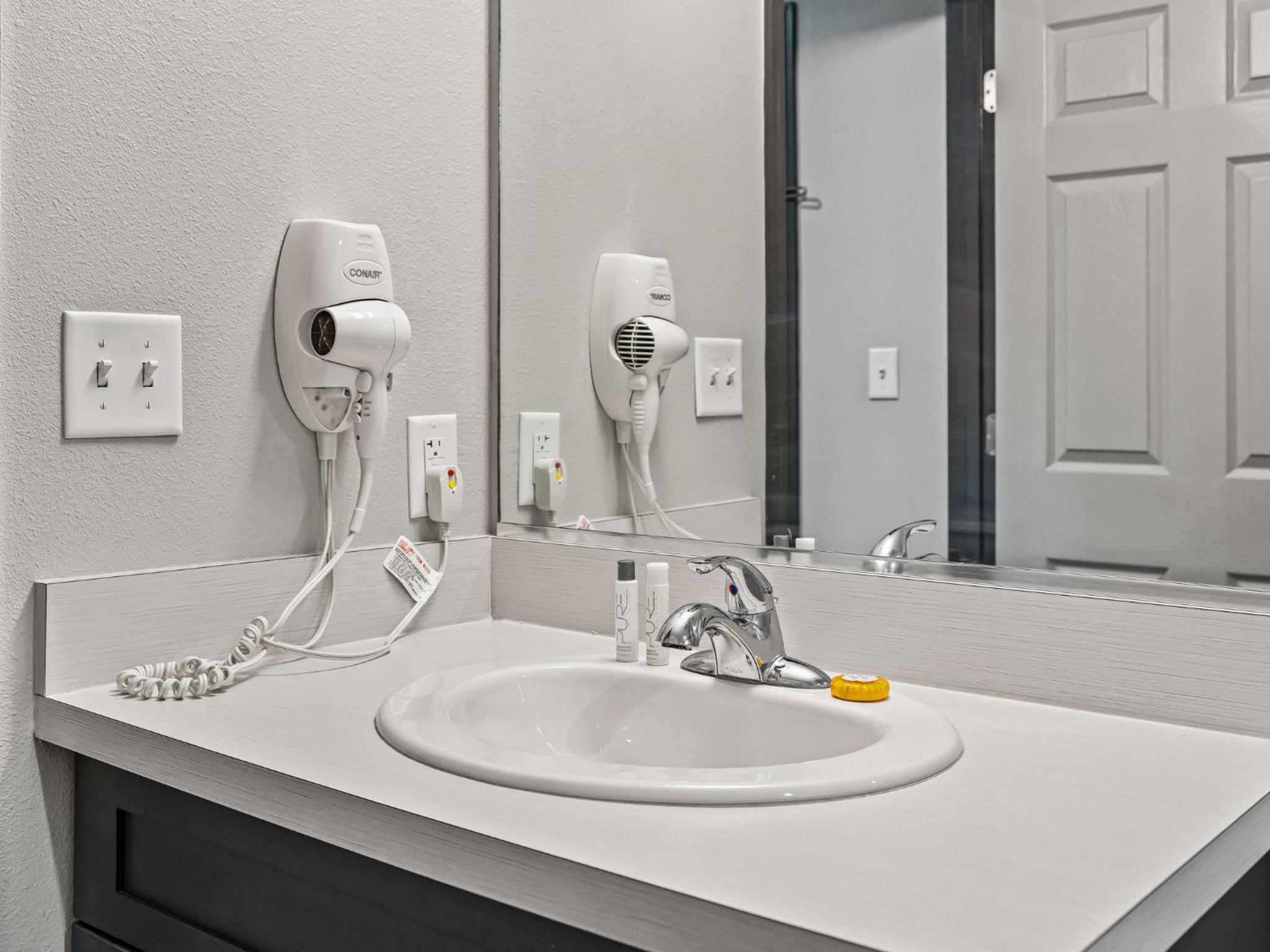 King Suite - Non-Smoking - Photo 15