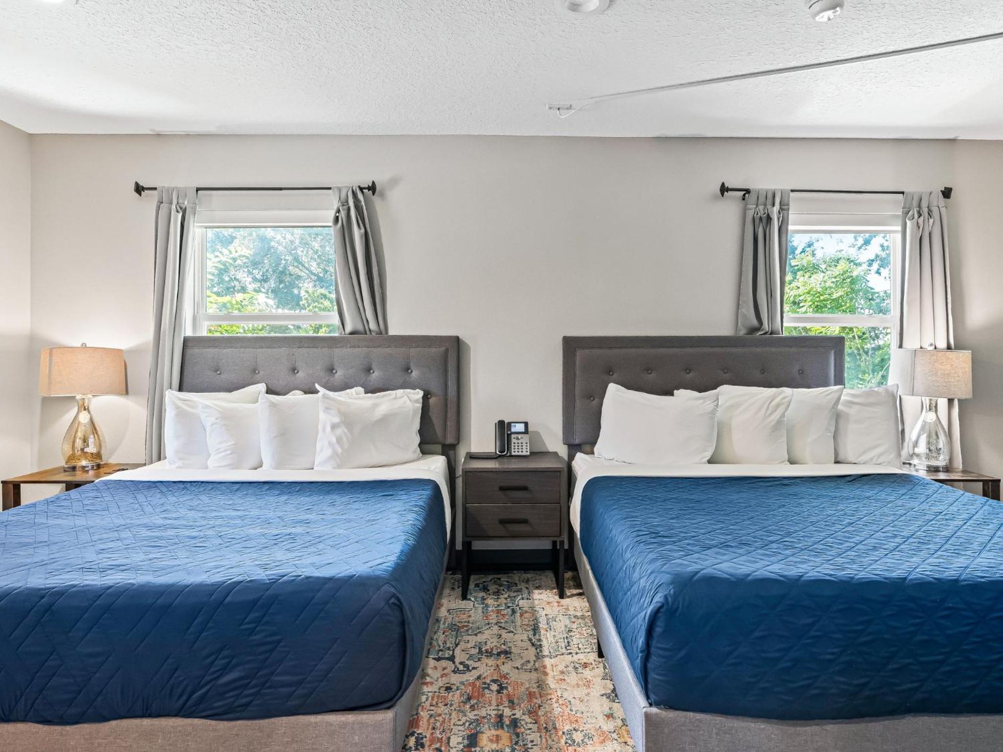 Suite with Two Queen Beds - Non-Smoking - Photo 11