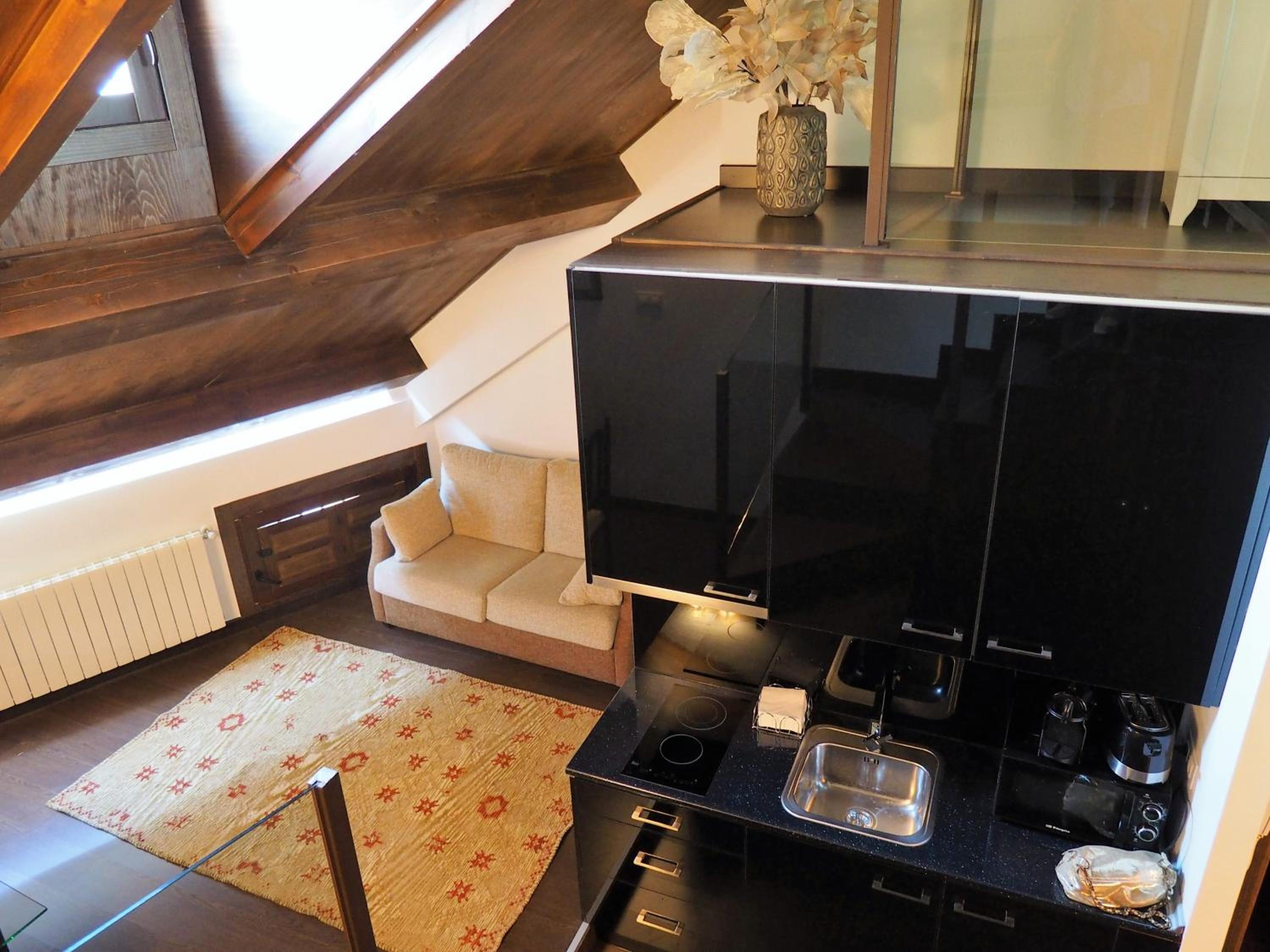 Penthouse Apartment - Photo 5