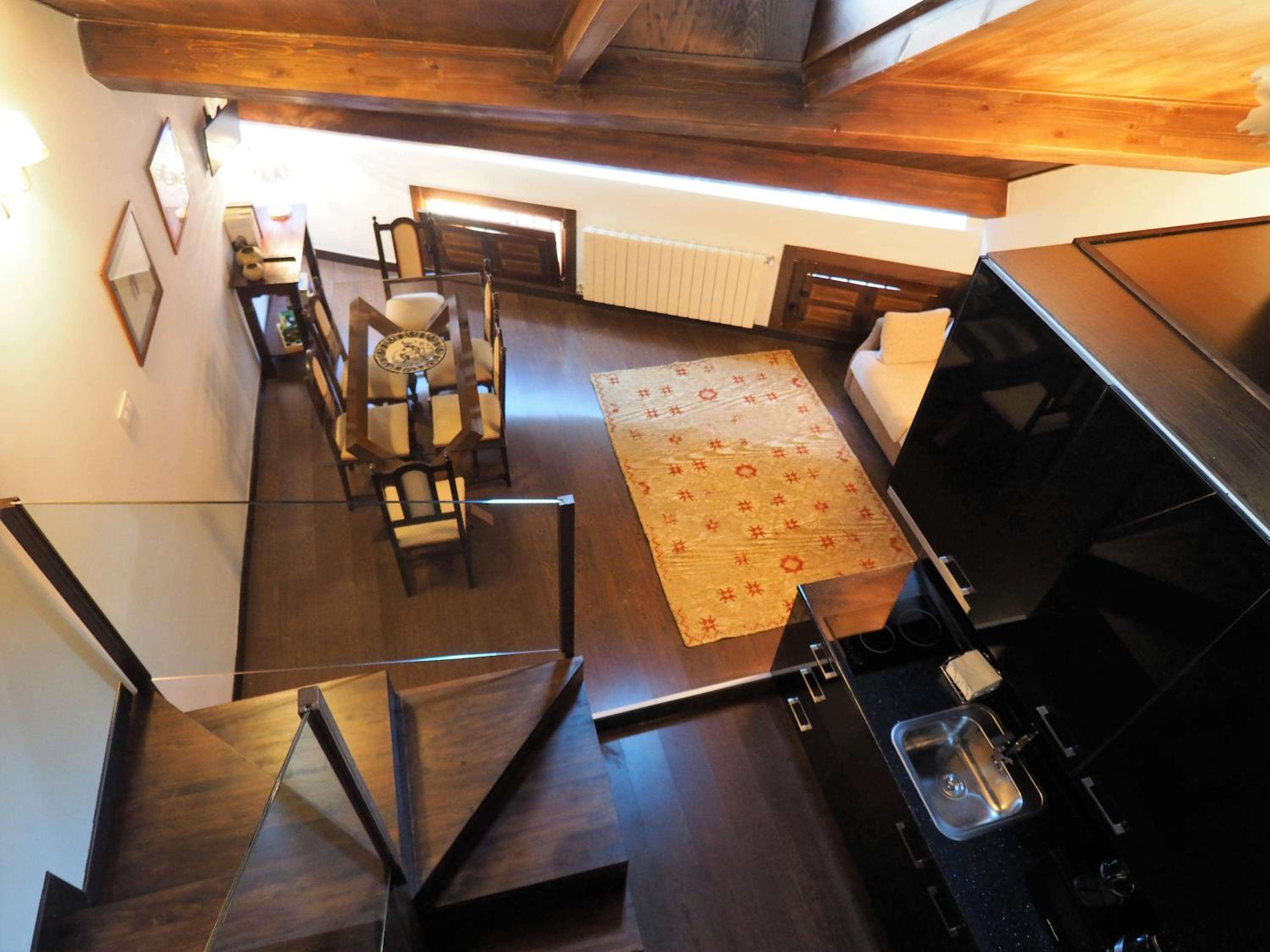 Penthouse Apartment - Photo 2