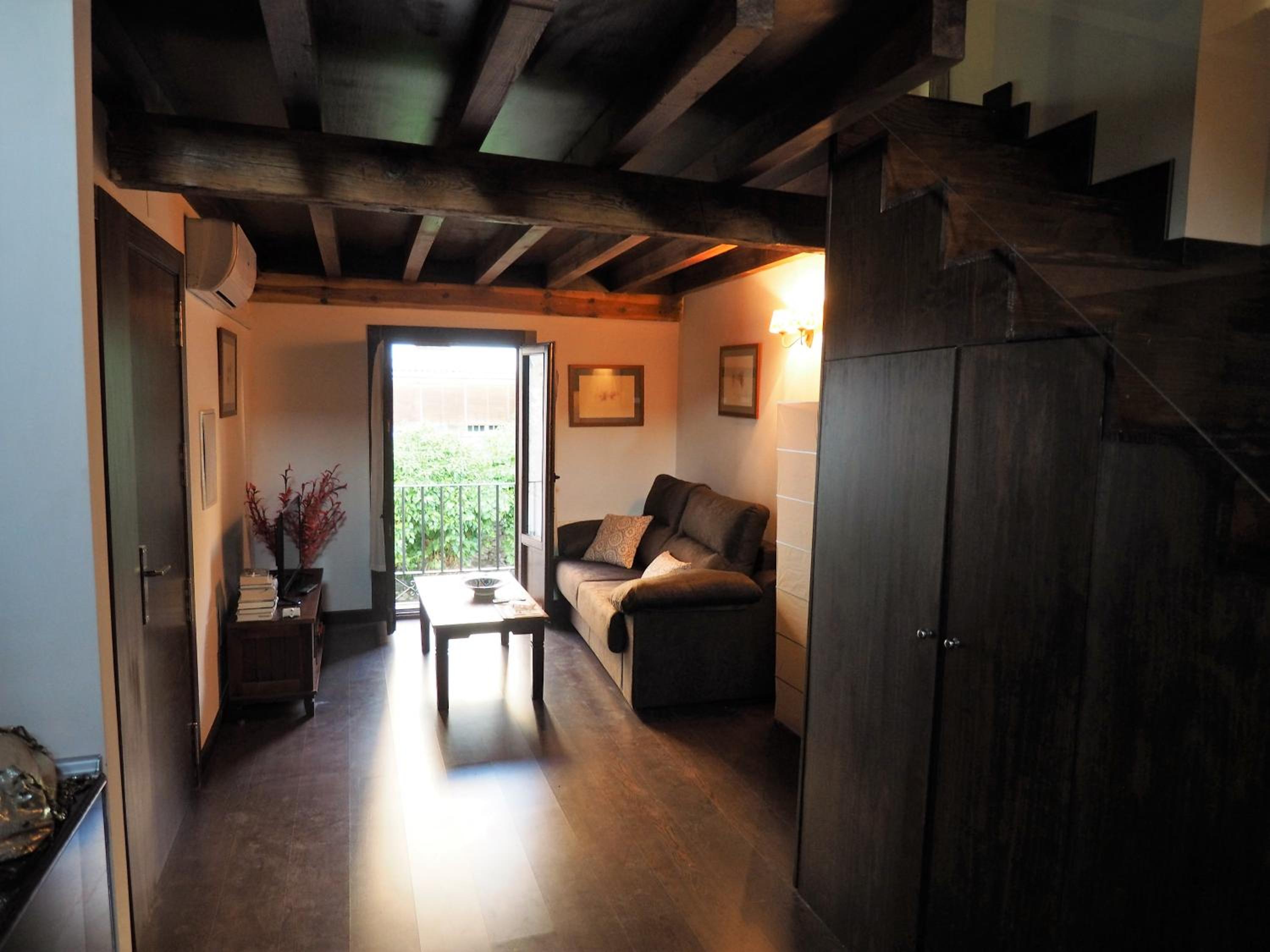 Penthouse Apartment - Photo 34