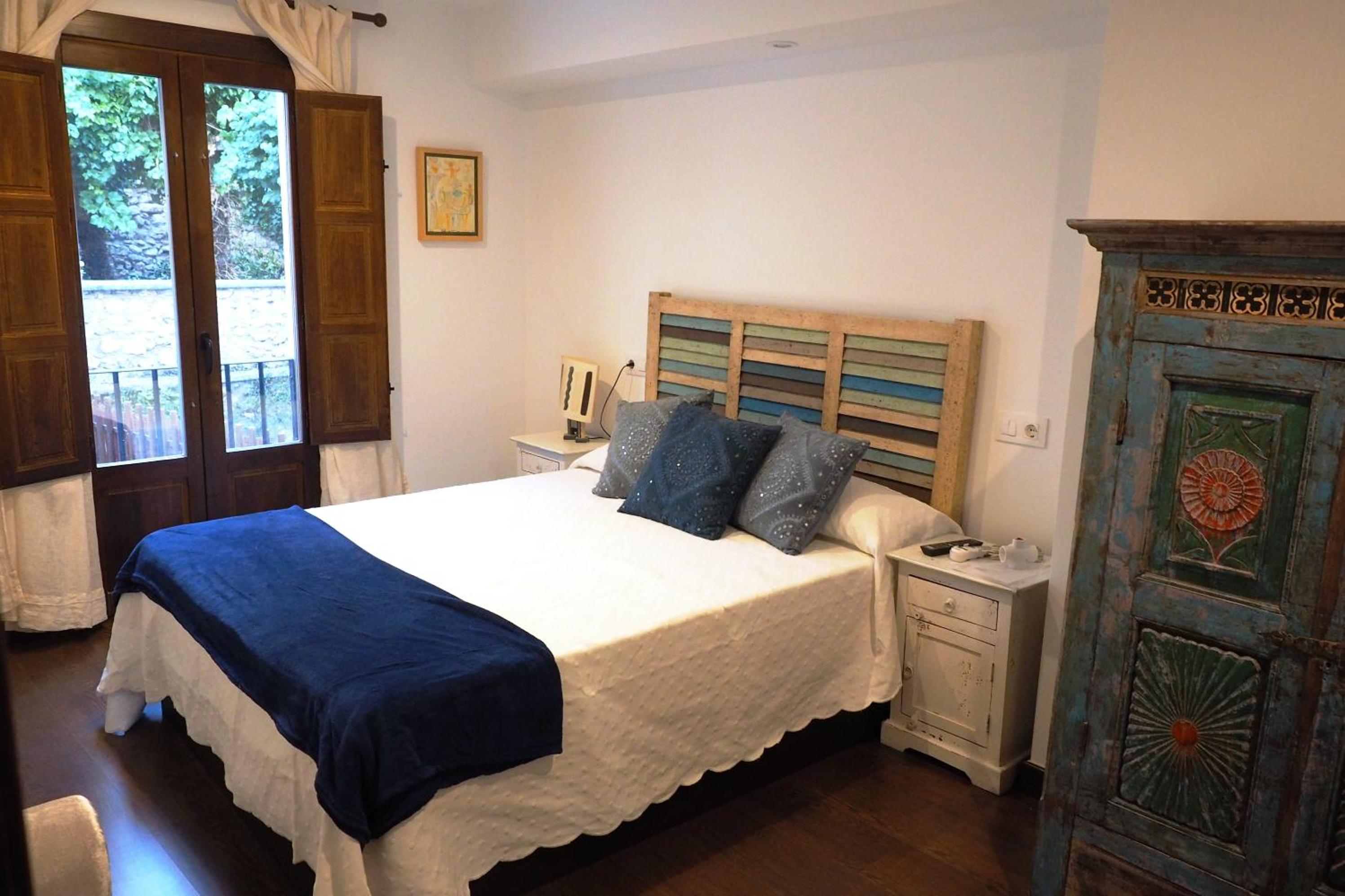 One-Bedroom Apartment - Photo 8