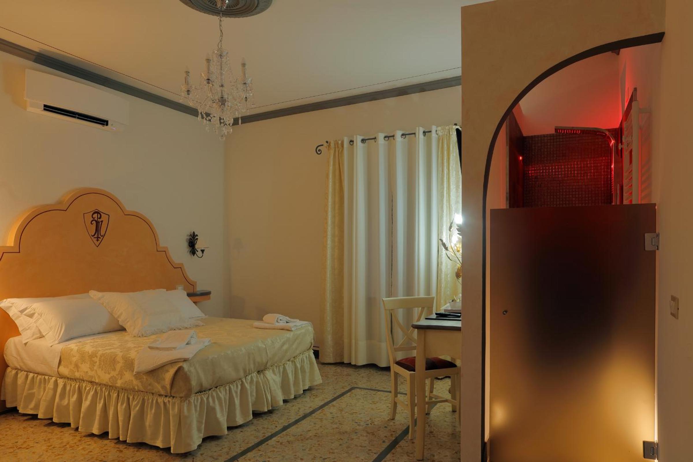 Superior Double or Twin Room - Photo 3