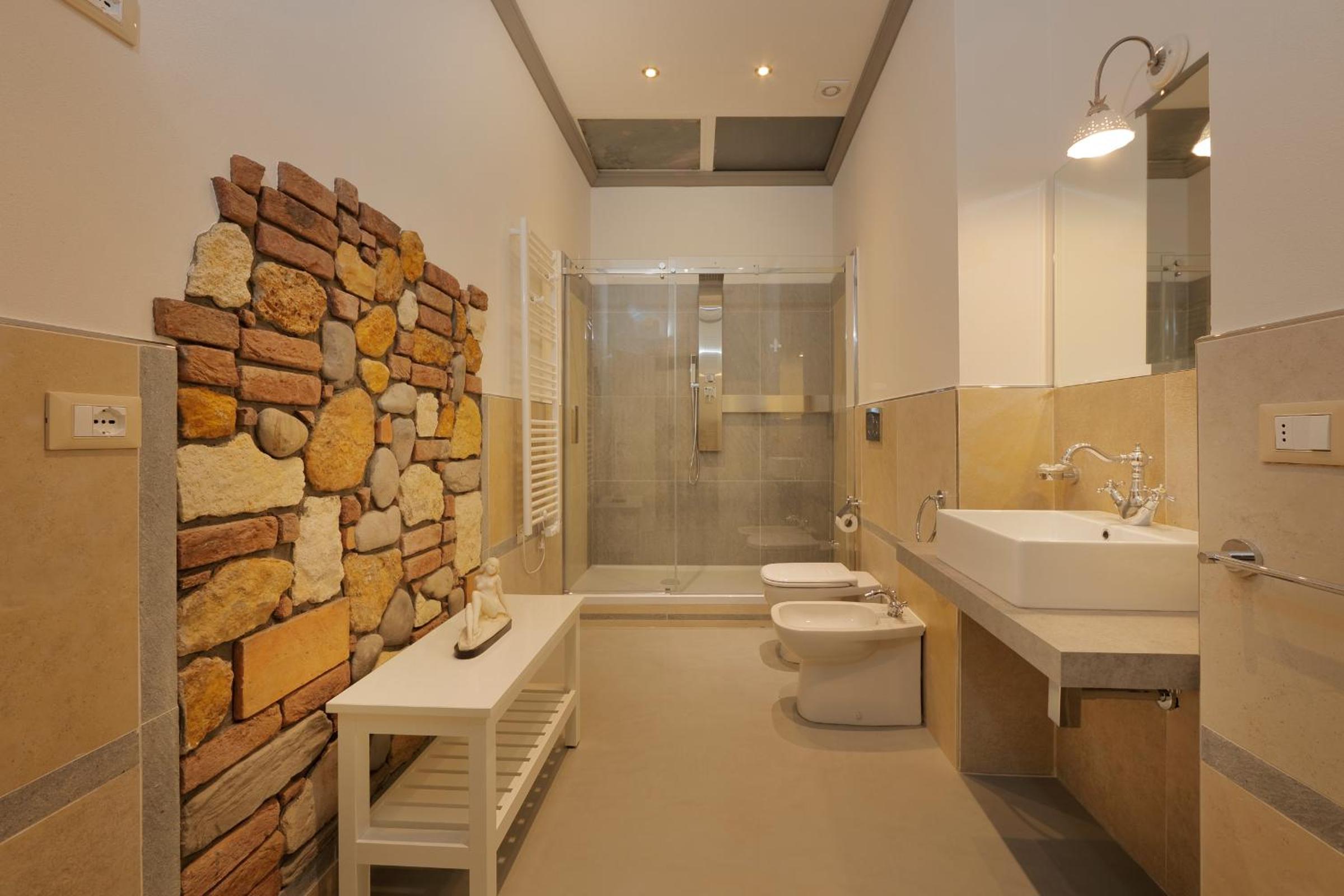 Superior Quadruple Room - Photo 4
