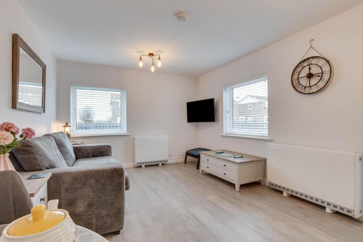 One-Bedroom House photo 2