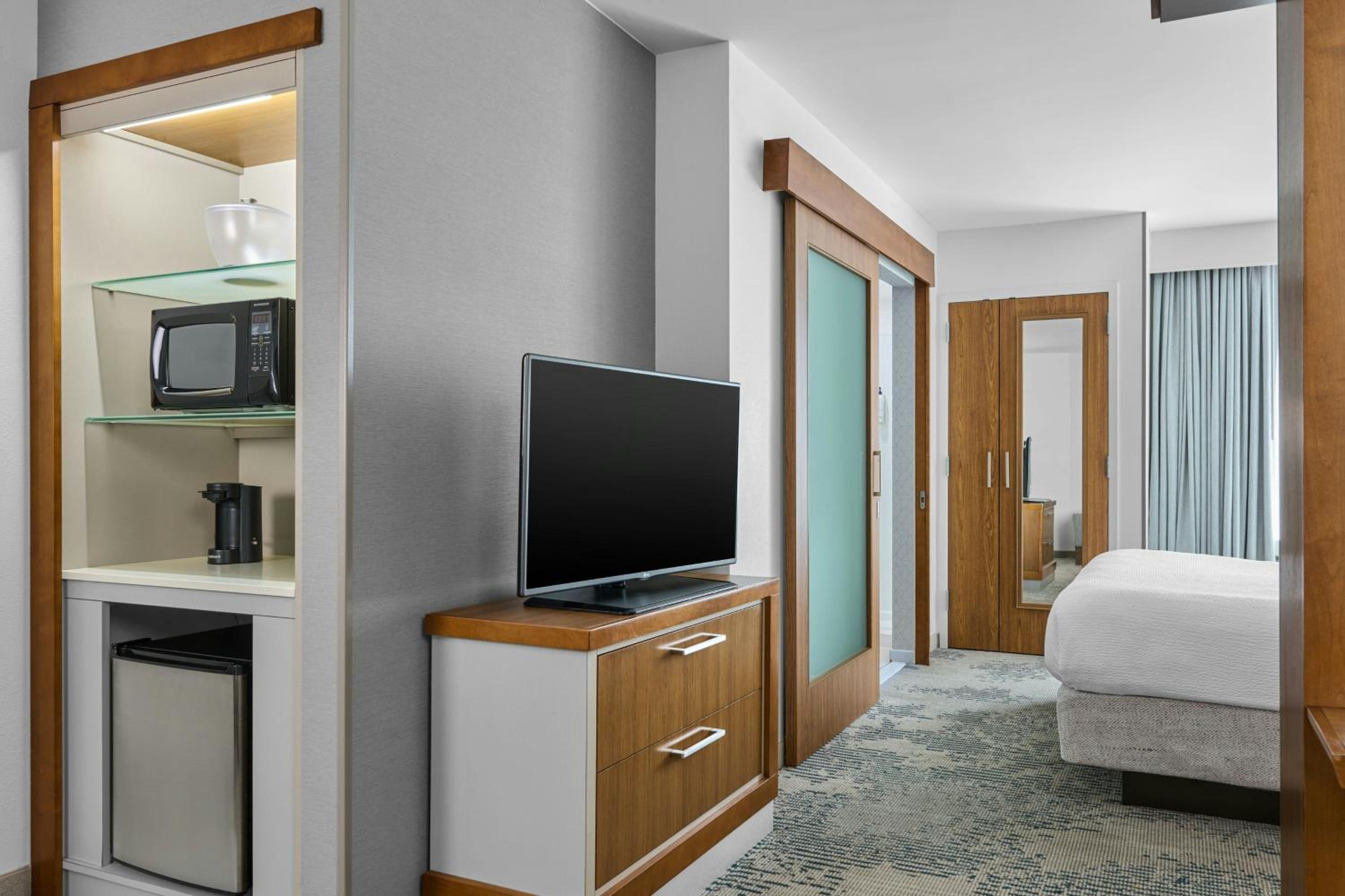 Double Room with Two Double Beds - Hearing Accessible  photo 1