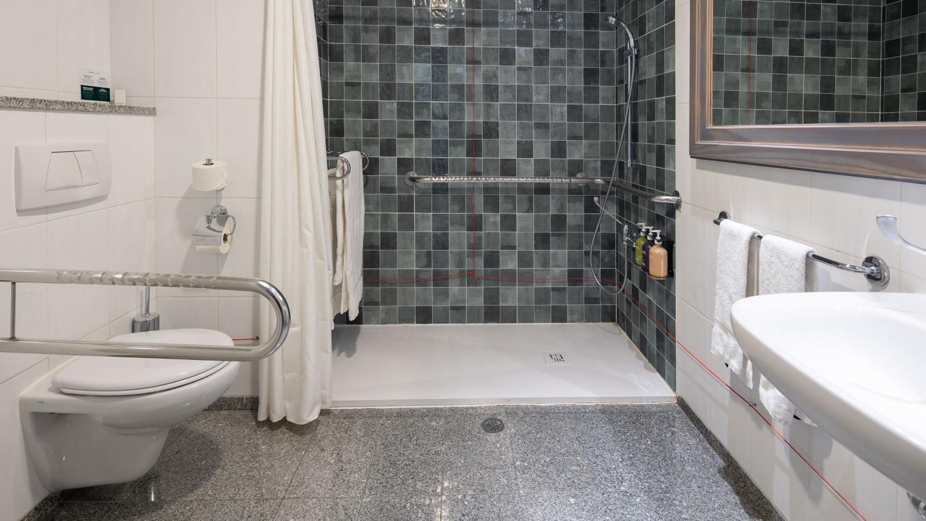 Standard Accessible Twin Room with Balcony