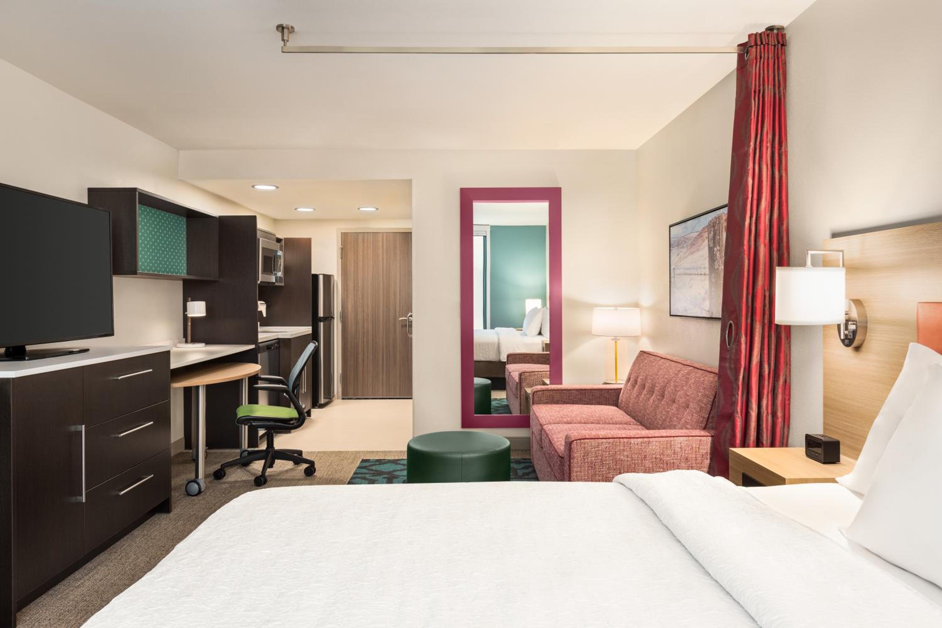 King Studio Suite - Photo 5