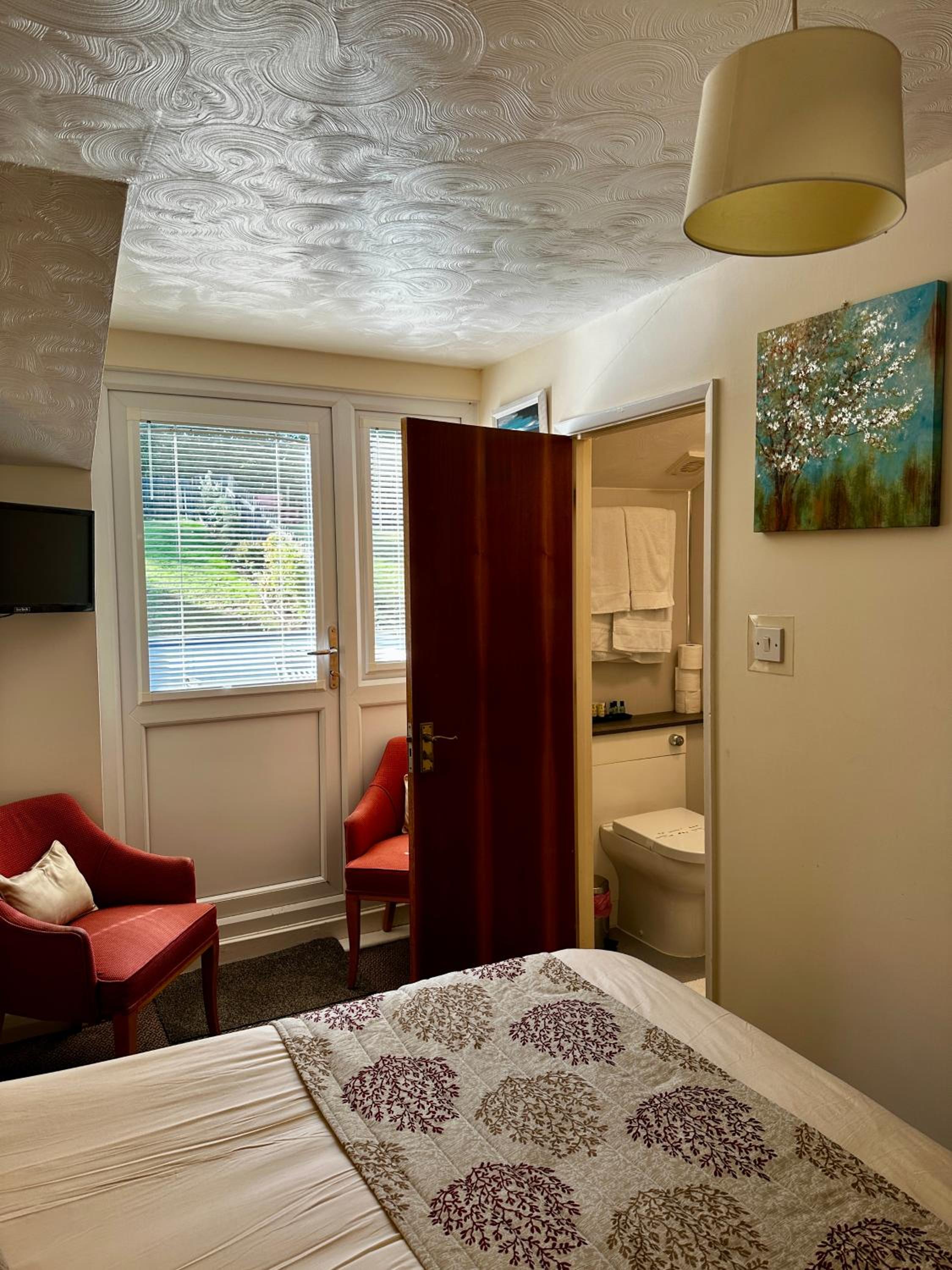 Double Room with Balcony - Photo 3