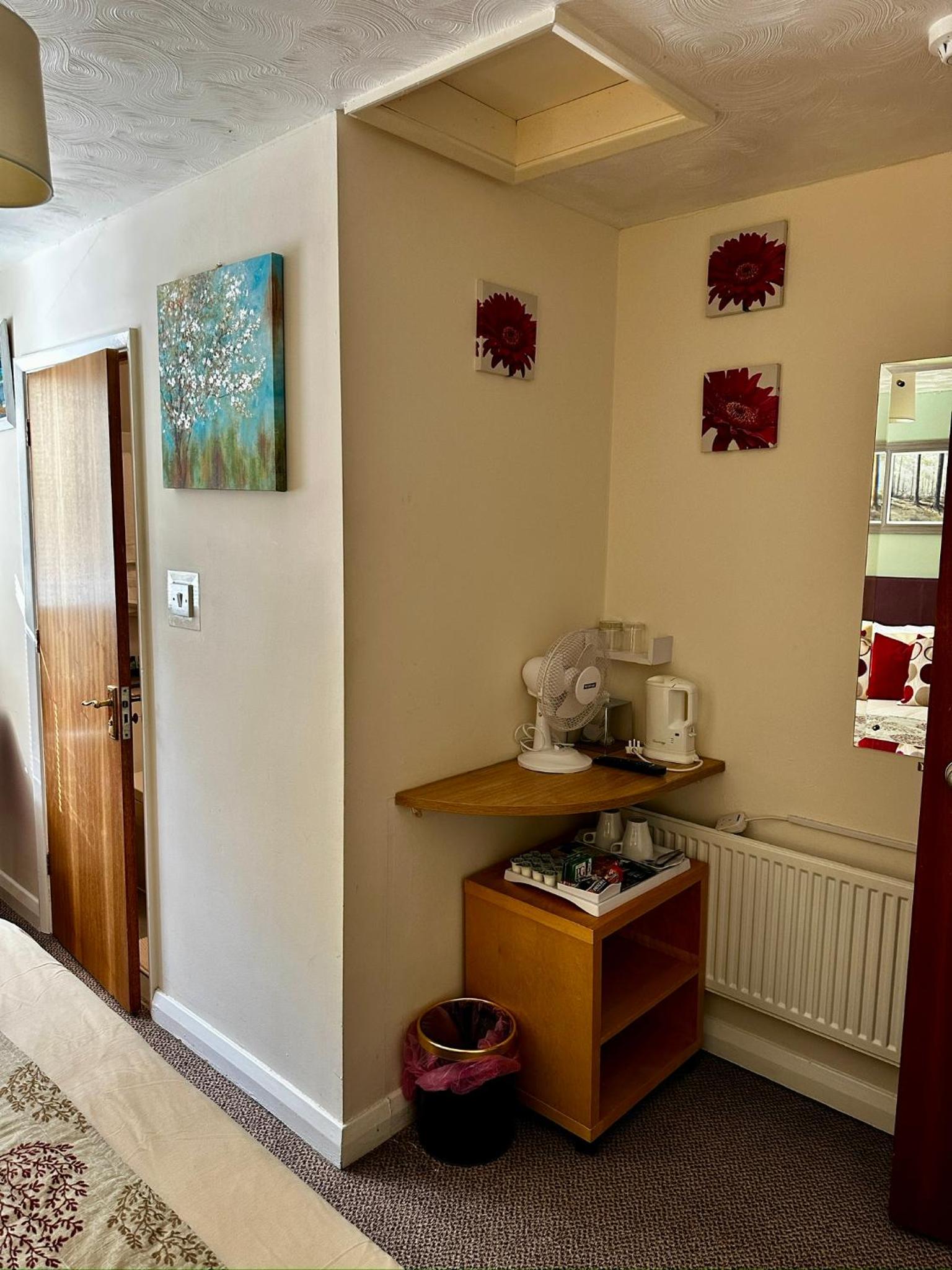 Double Room with Balcony - Photo 11