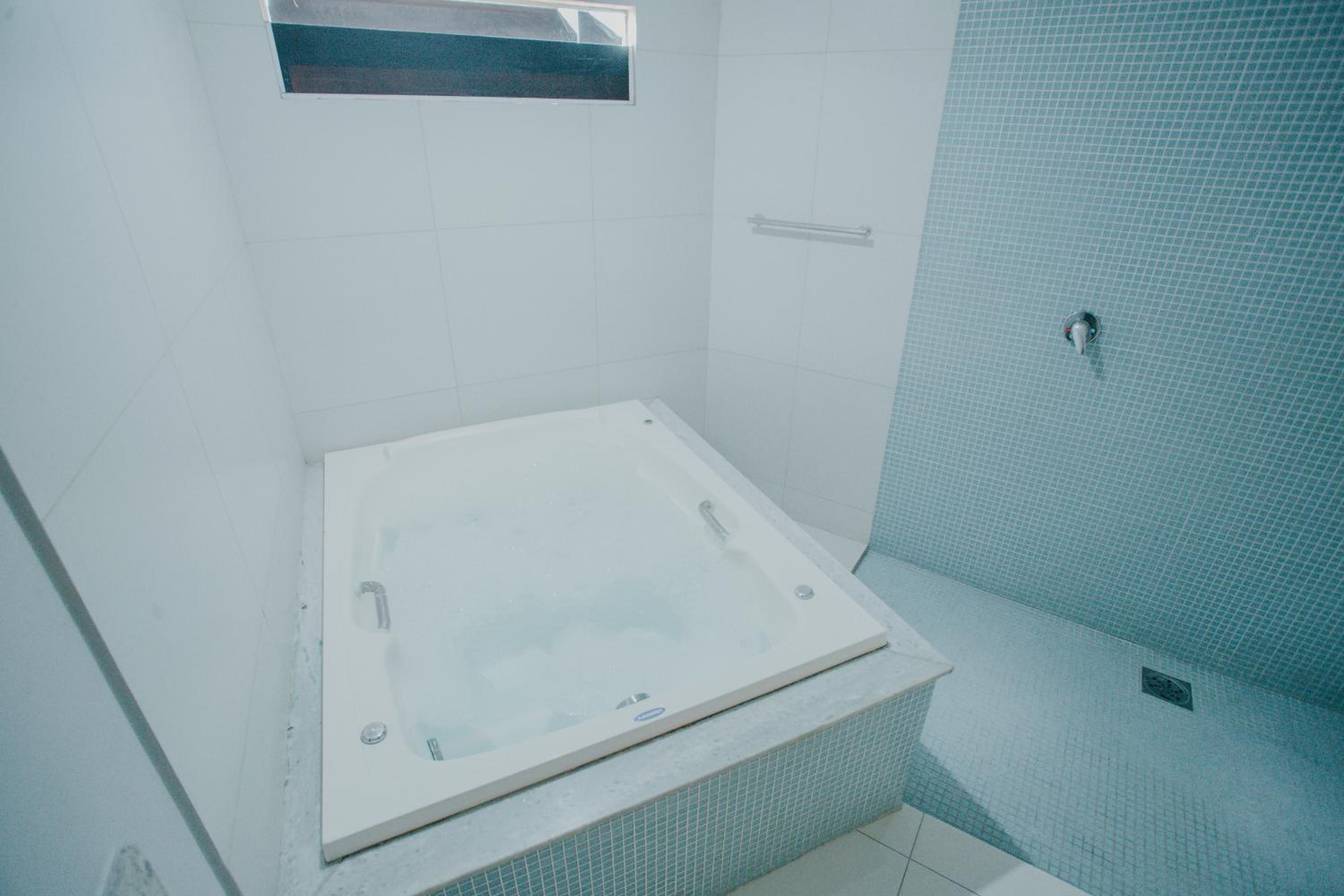 Deluxe Suite with Spa Bath photo 1