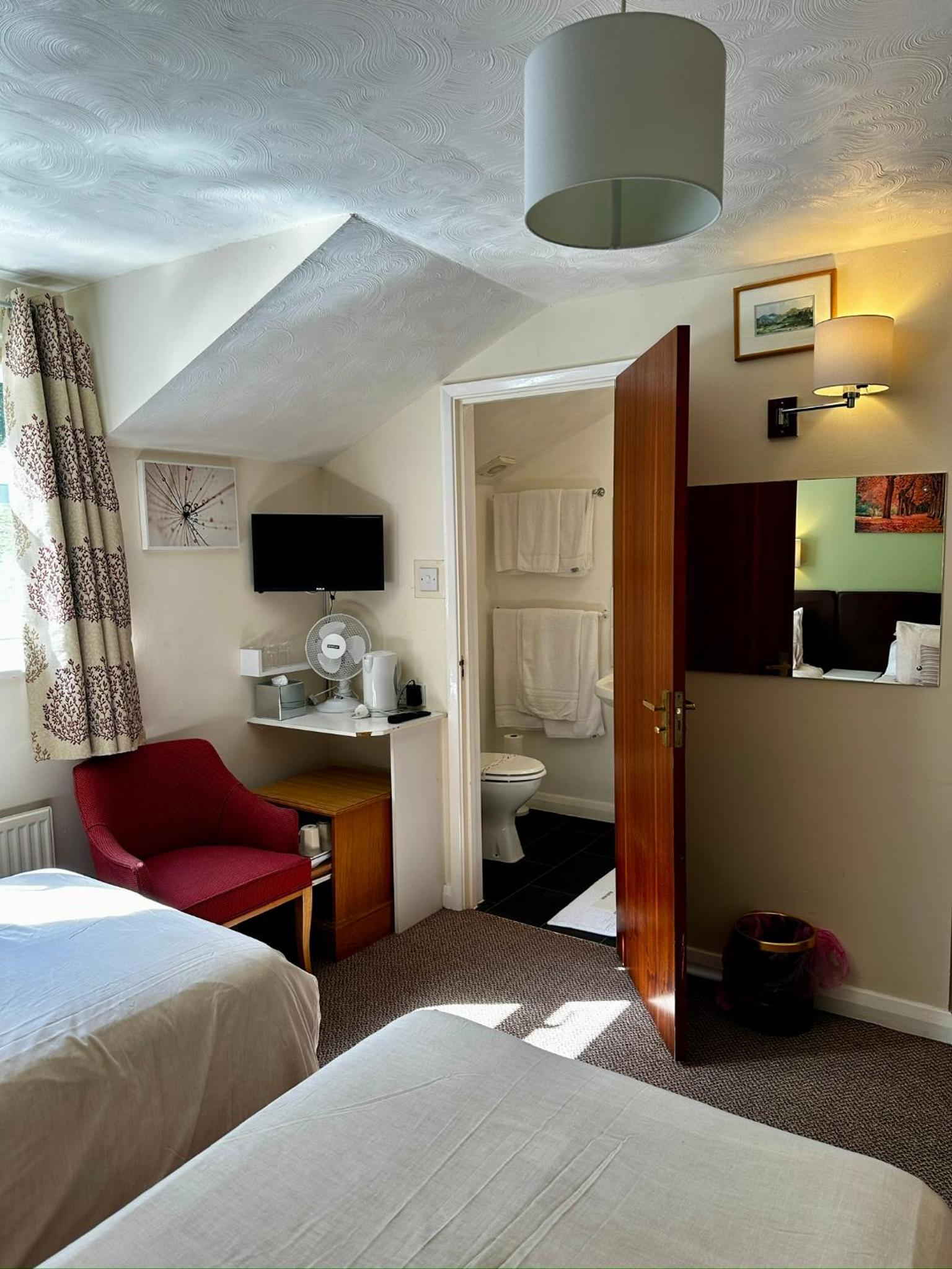 Comfort Triple Room with Shower - Photo 7