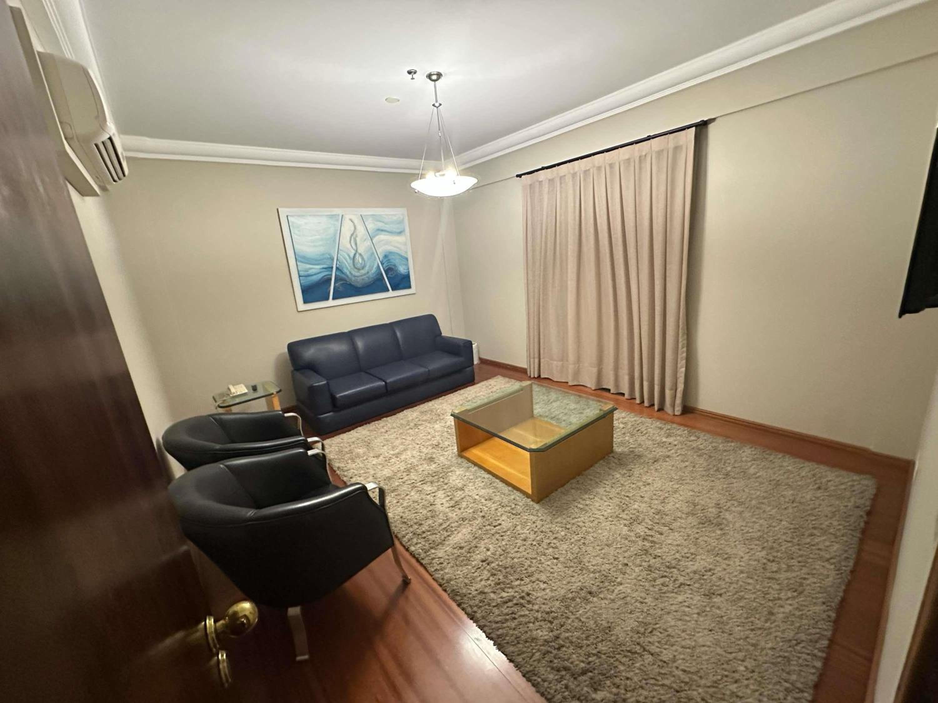 Luxury Suite with One King Bed