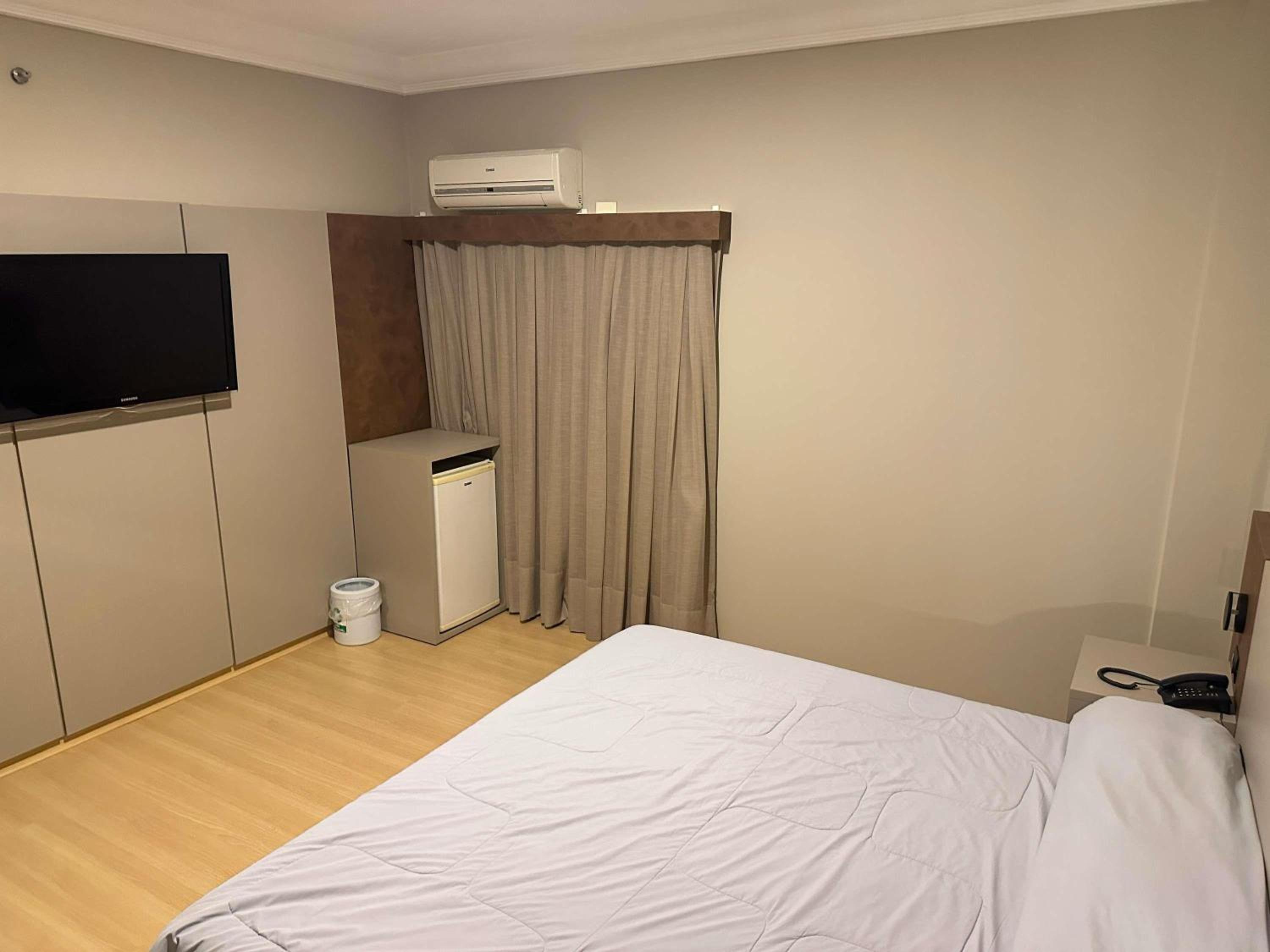 Superior King Suite photo 2