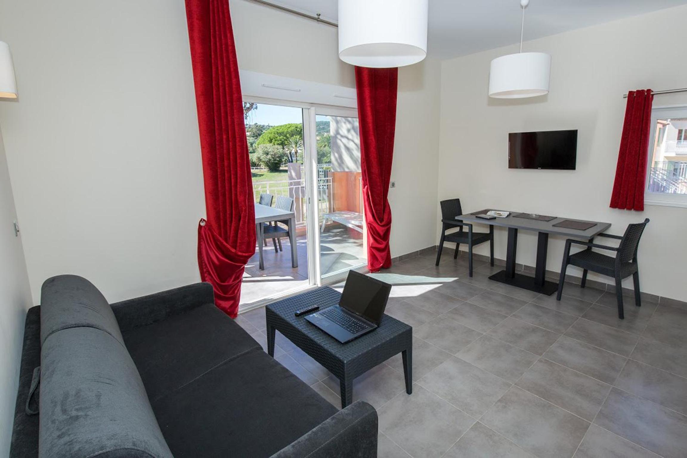 Studio (2 Adults)