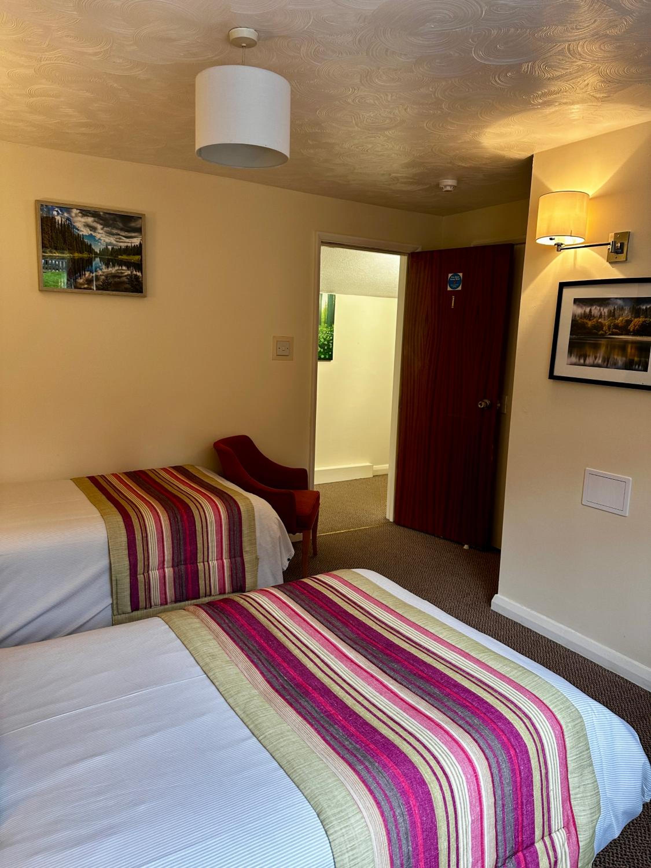 Standard Twin Room - Photo 2