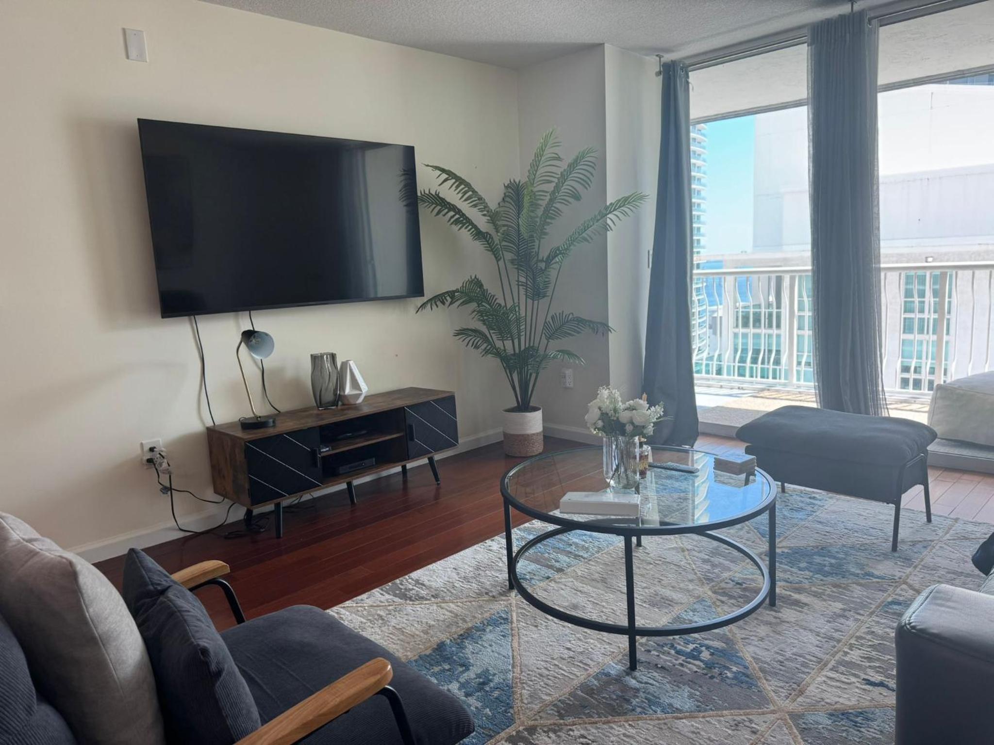 Apartment with Balcony photo 1