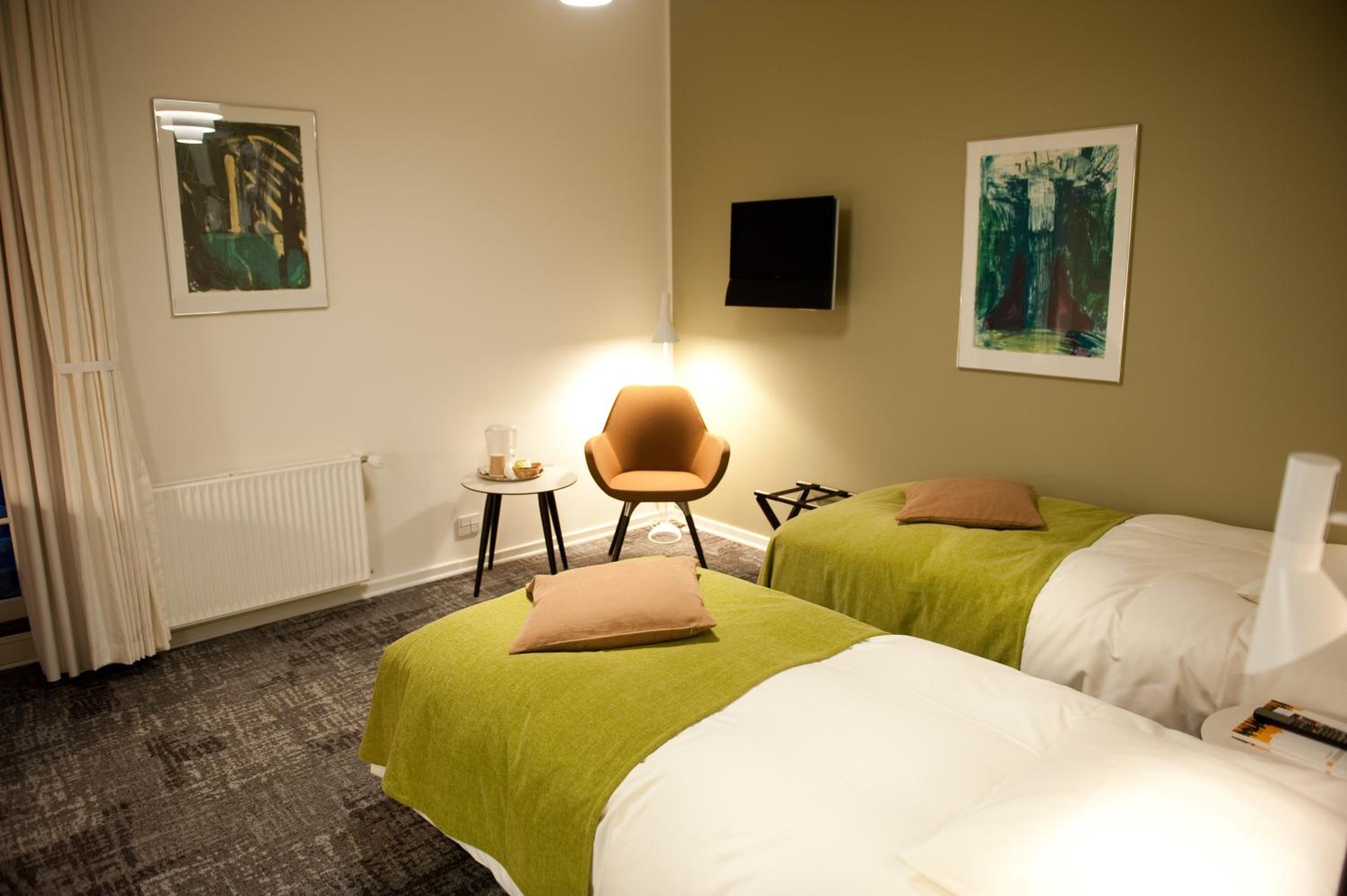 Twin Room - Photo 10