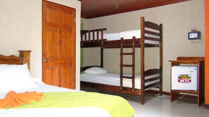 Deluxe Quadruple Room photo 2