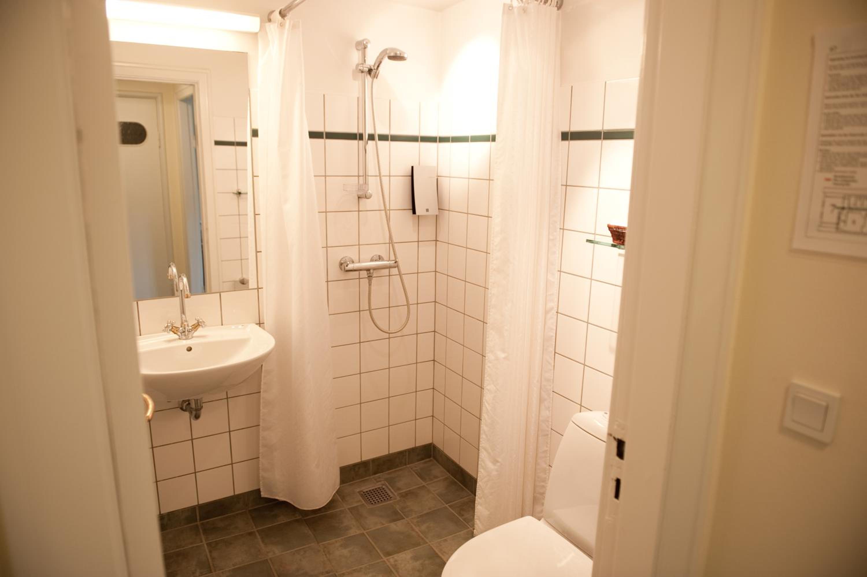 Junior Suite with Double Bed - Photo 16