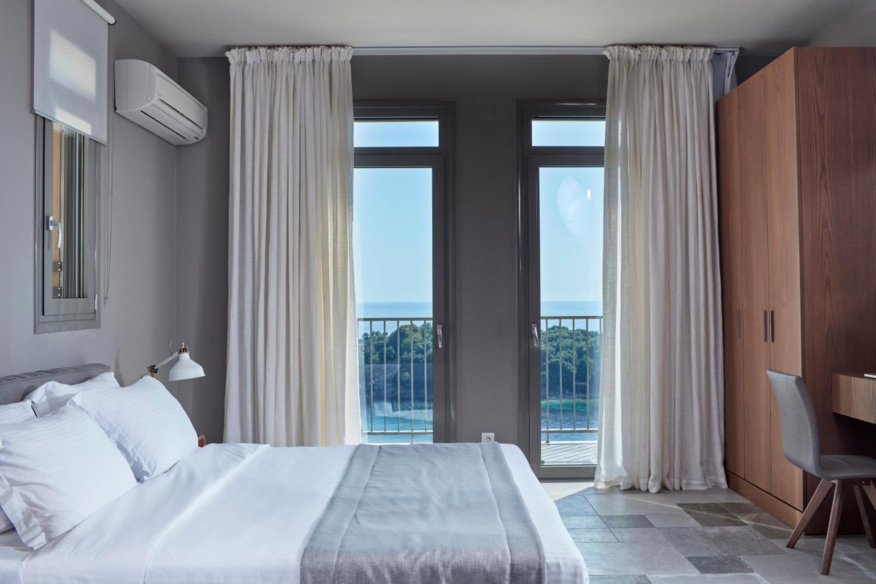 Residence with Sea View