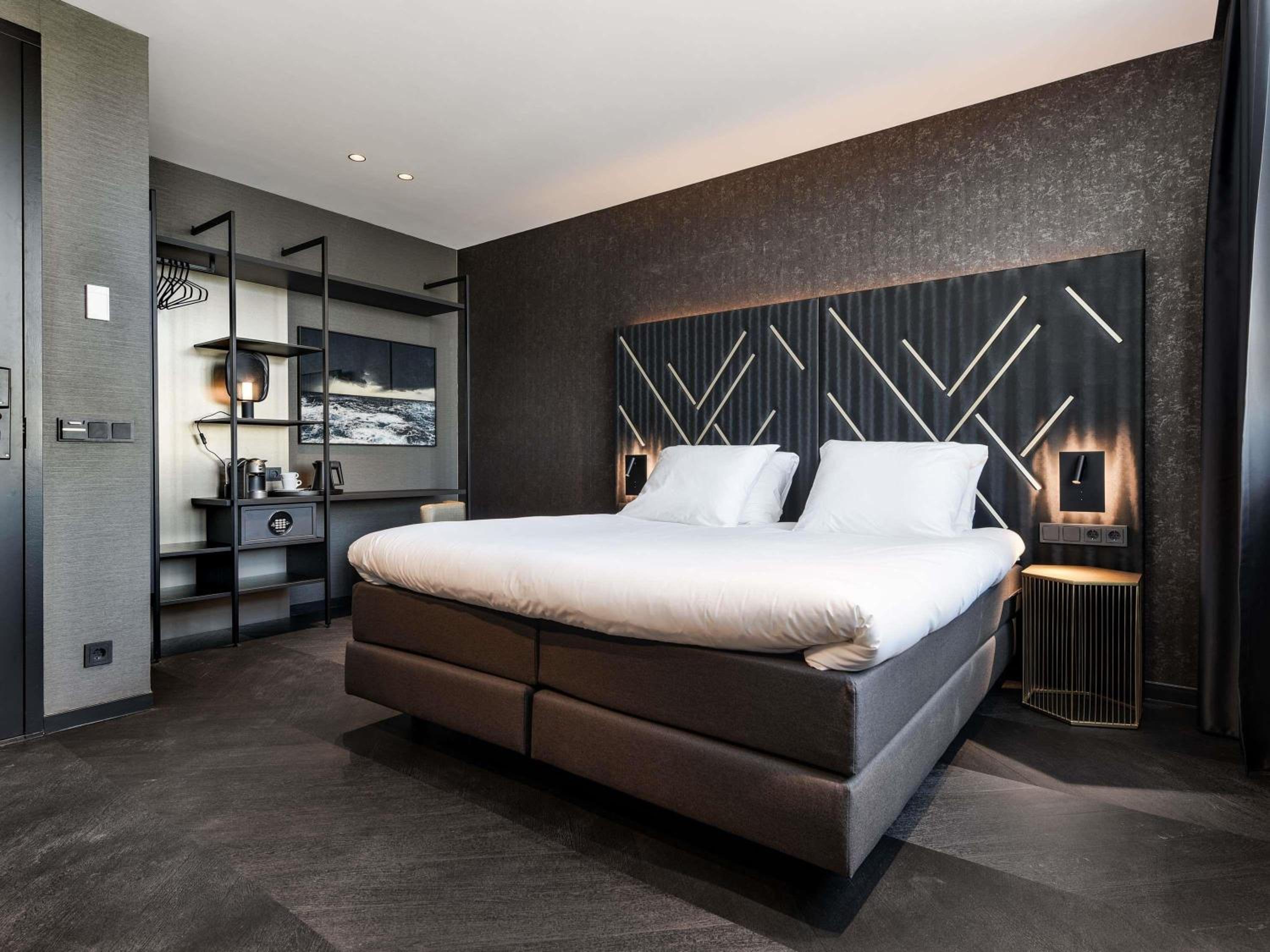 Deluxe King Room photo 1