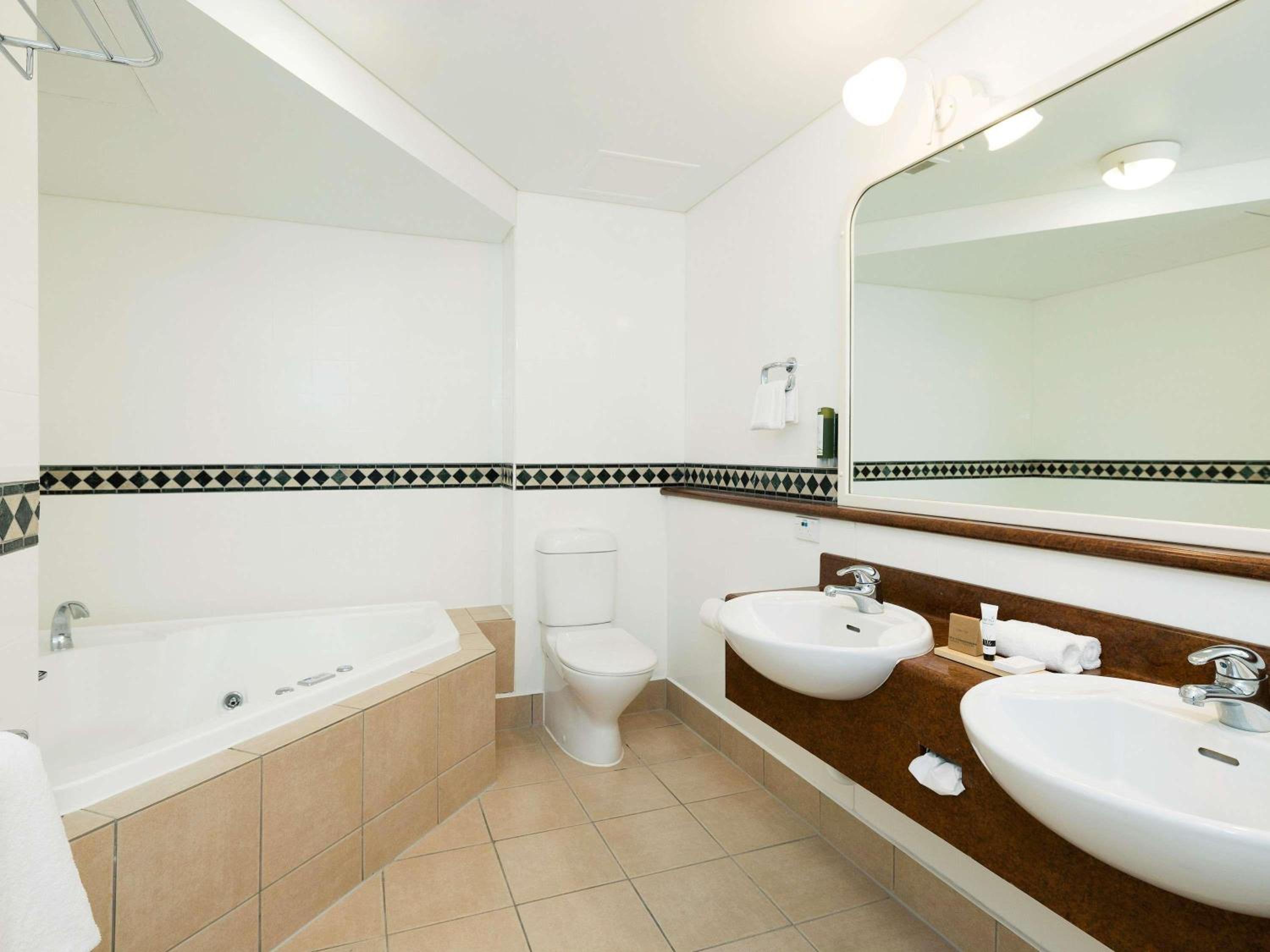 King Spa Suite - Photo 2
