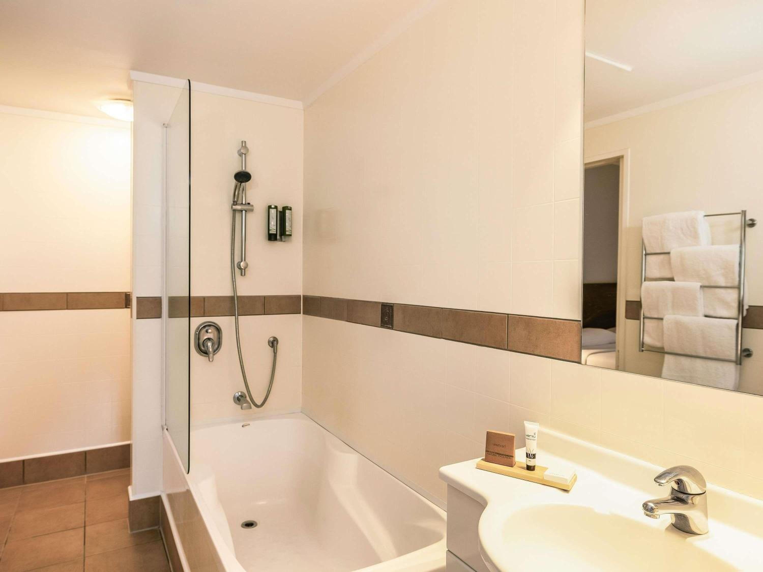 One-Bedroom Villa - Photo 3