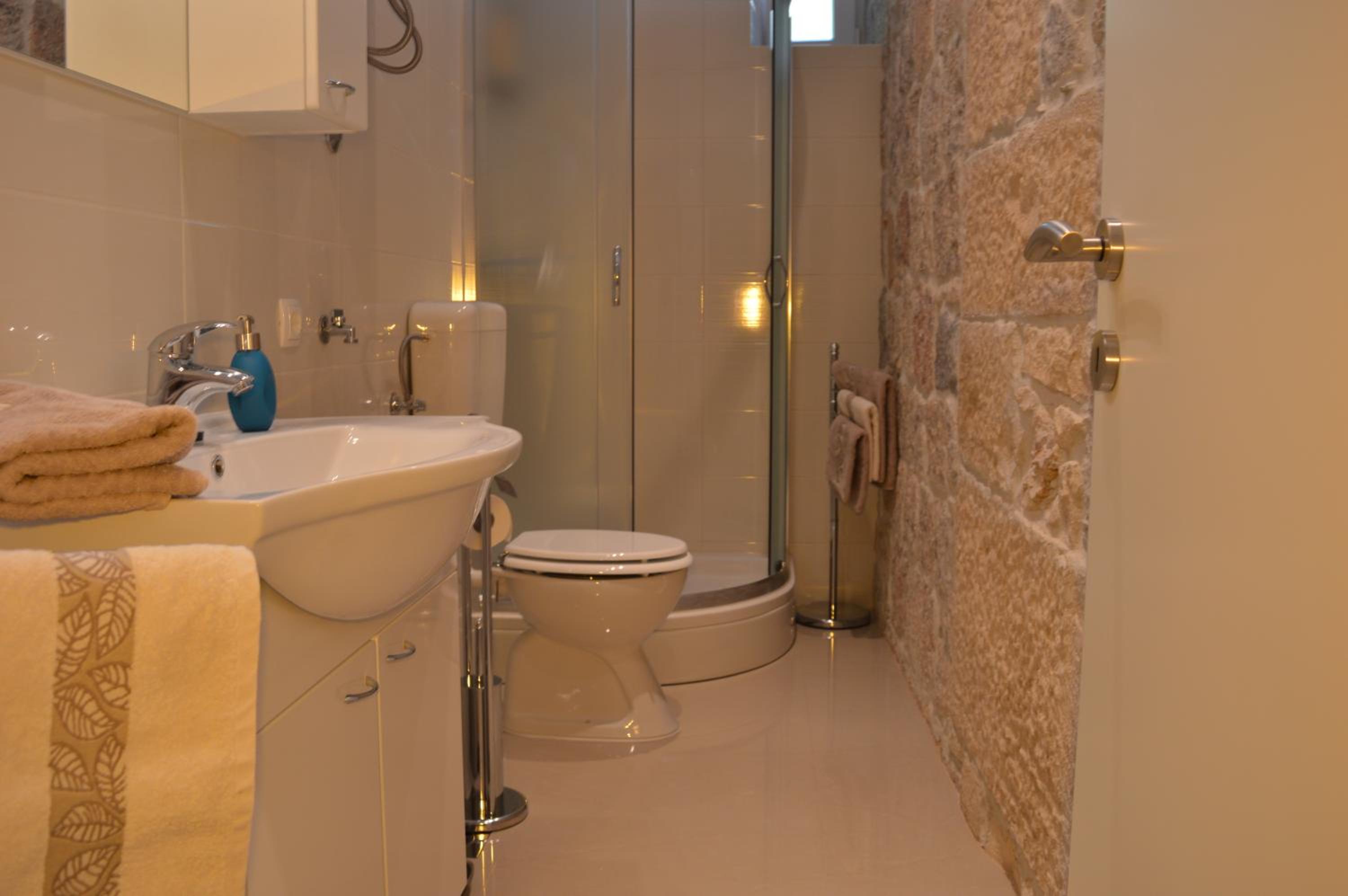One-Bedroom Apartment - Photo 22