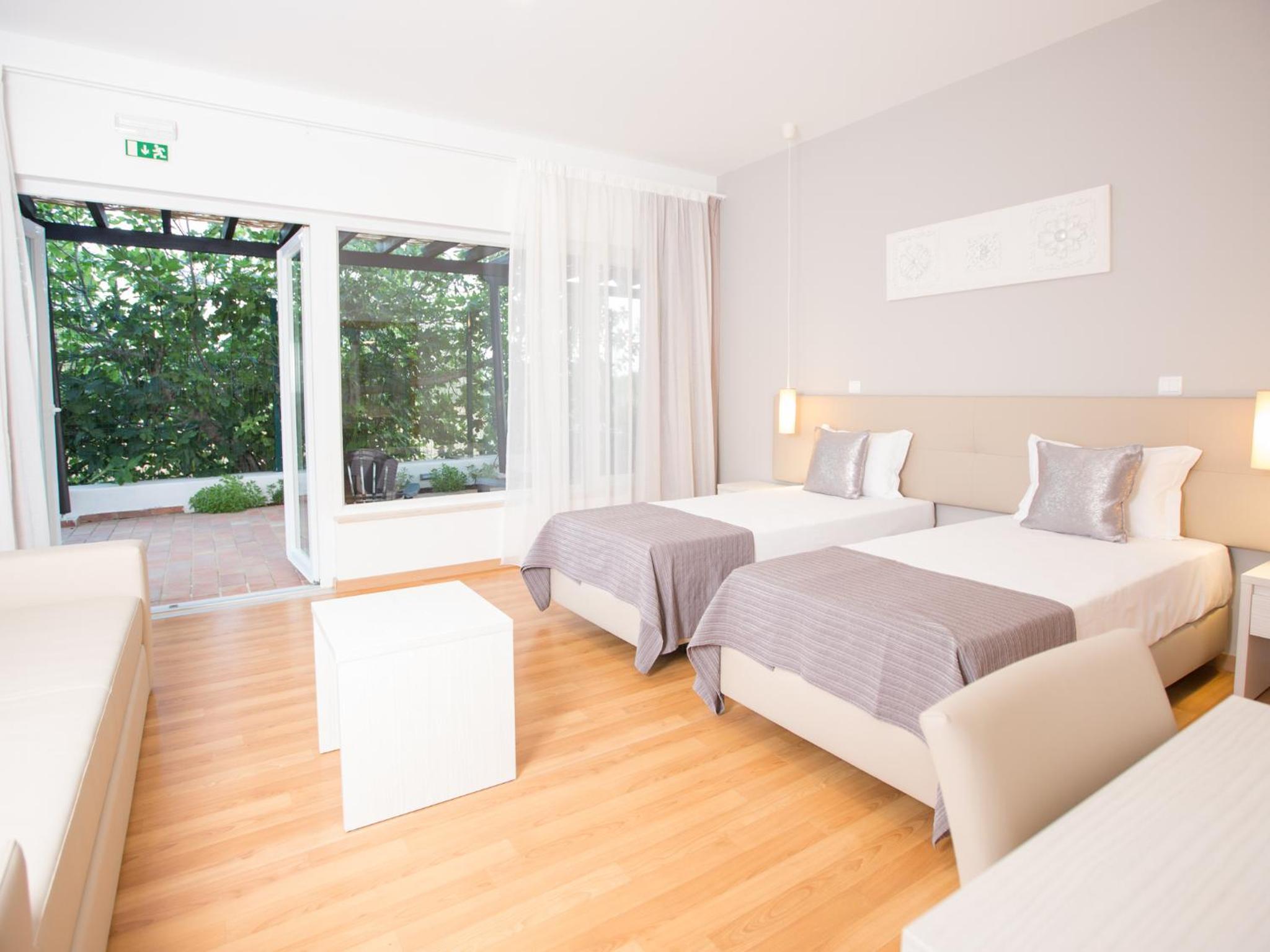 Superior Twin Room photo 2