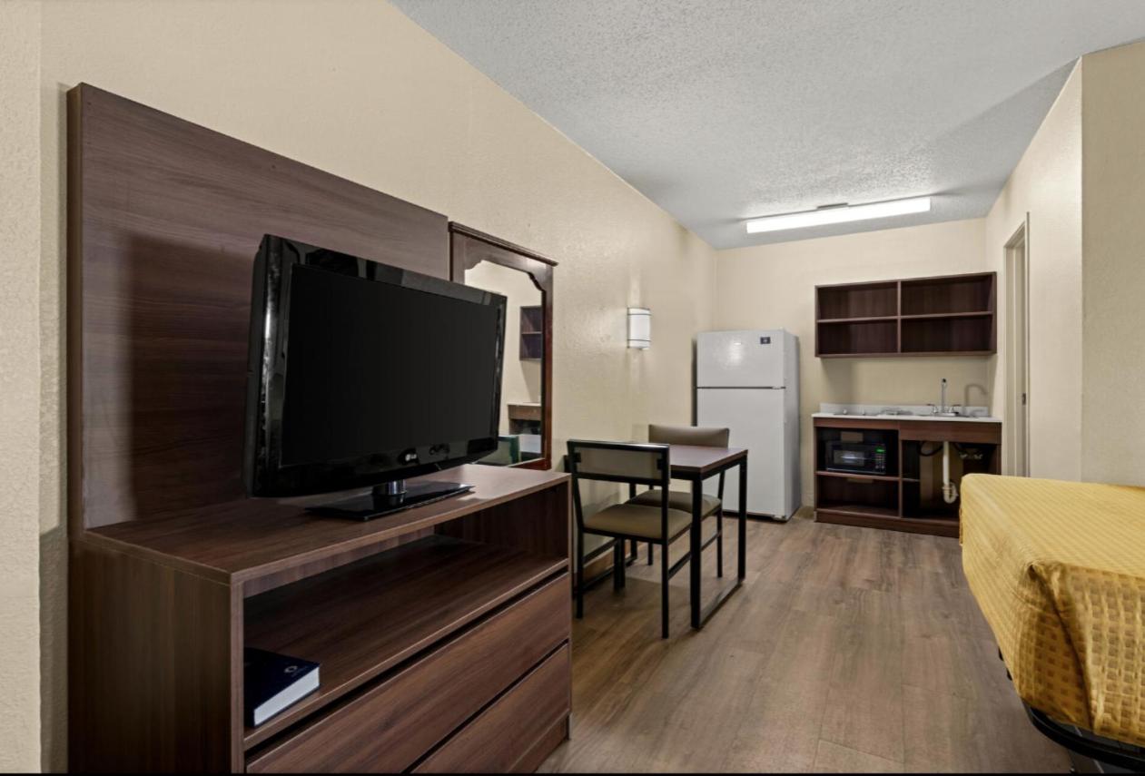 Double Room with Two Double Beds - Non-Smoking photo 3